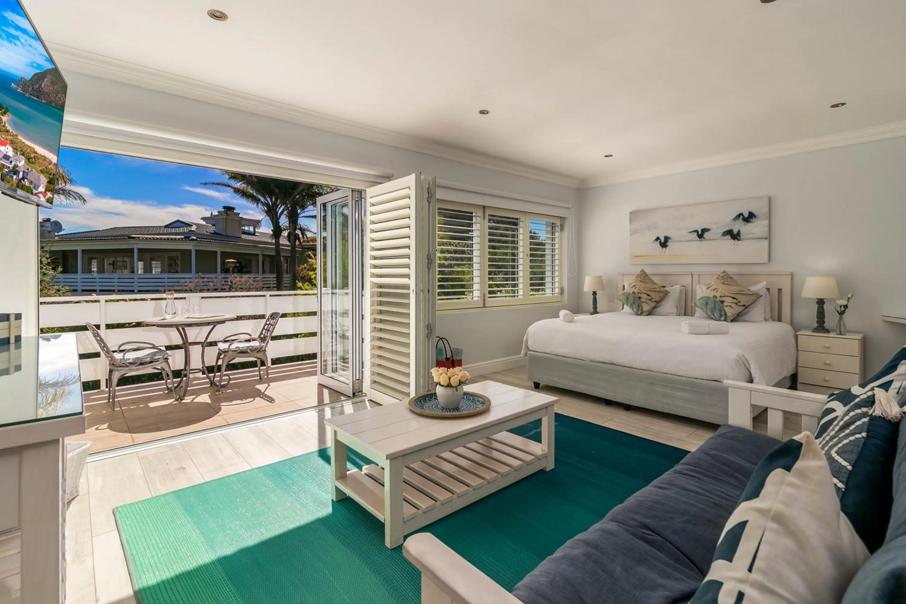 Patio, Bed in One on Bollard