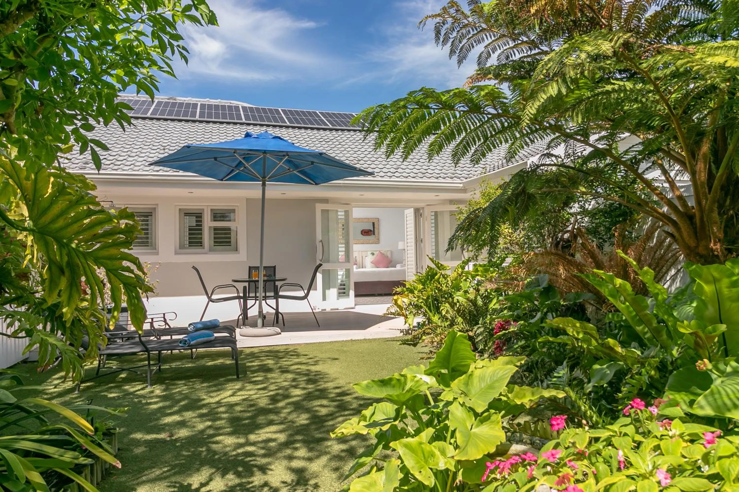 Patio in One on Bollard