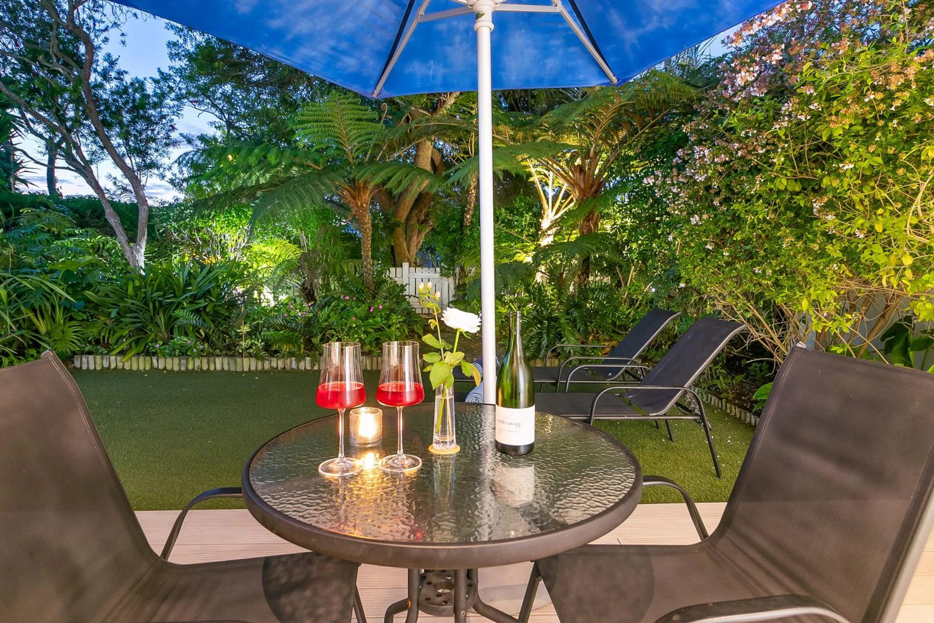 Patio in One on Bollard