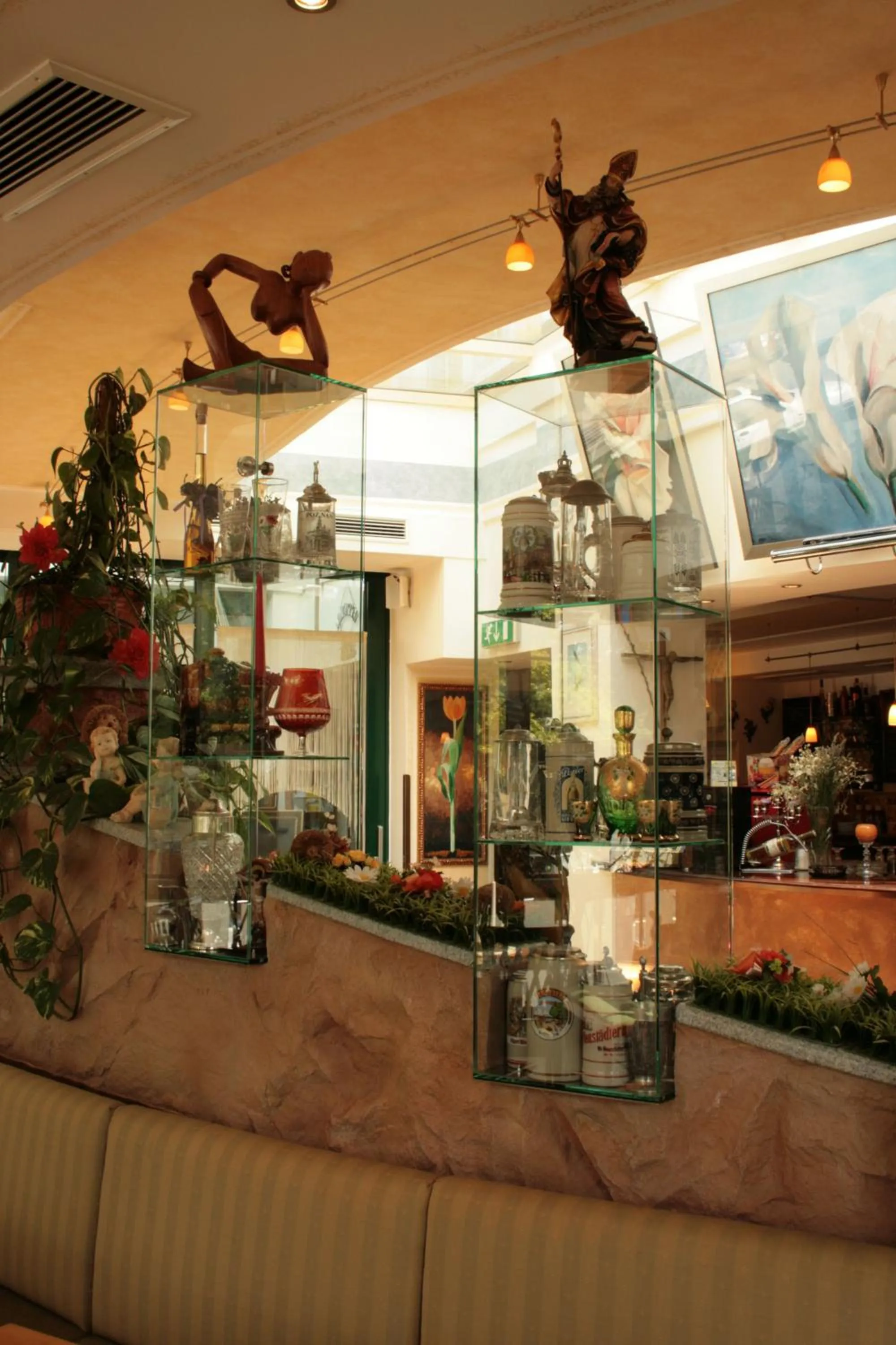 Decorative detail in Parkhotel Neubauer