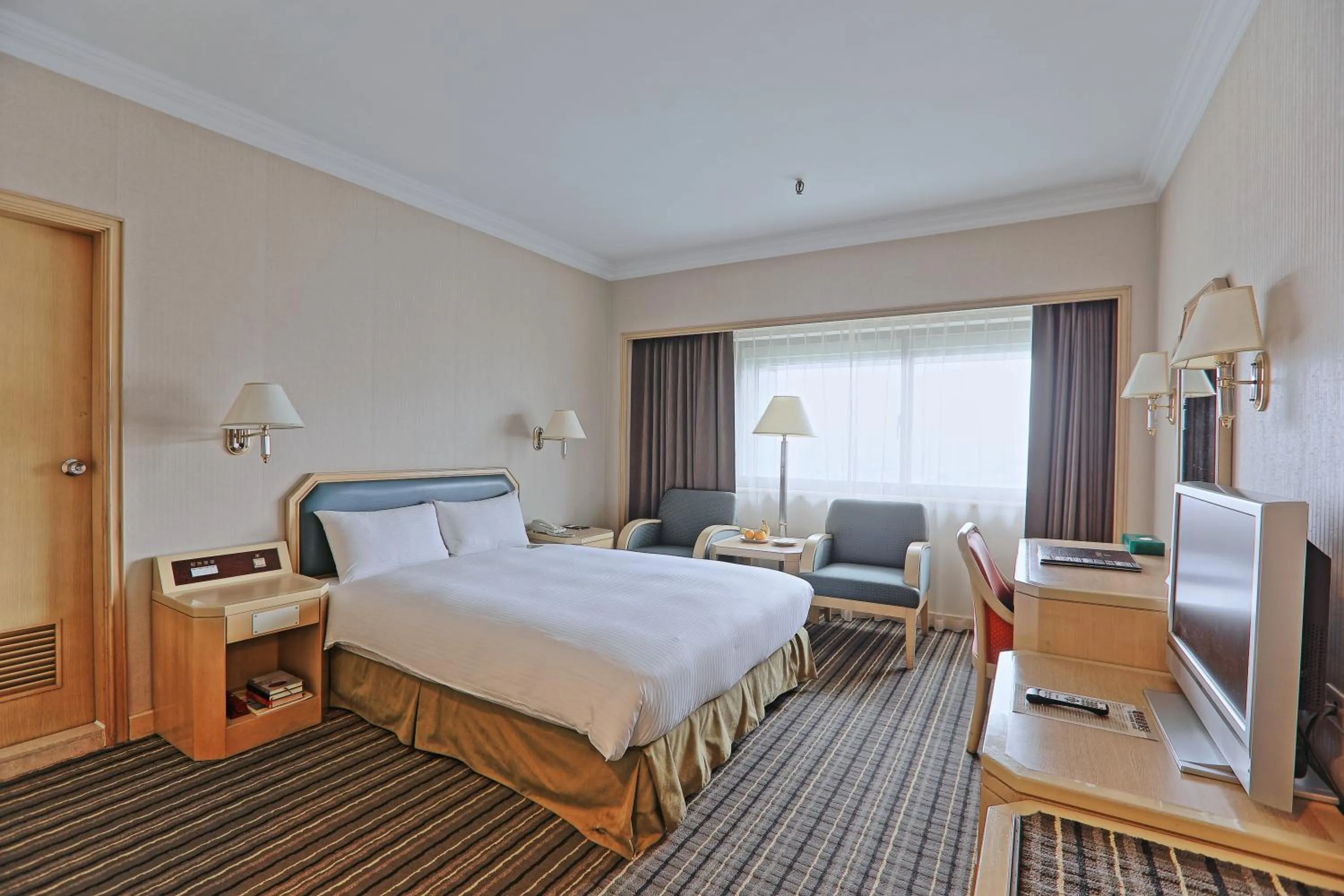 Photo of the whole room, Bed in Santos Hotel