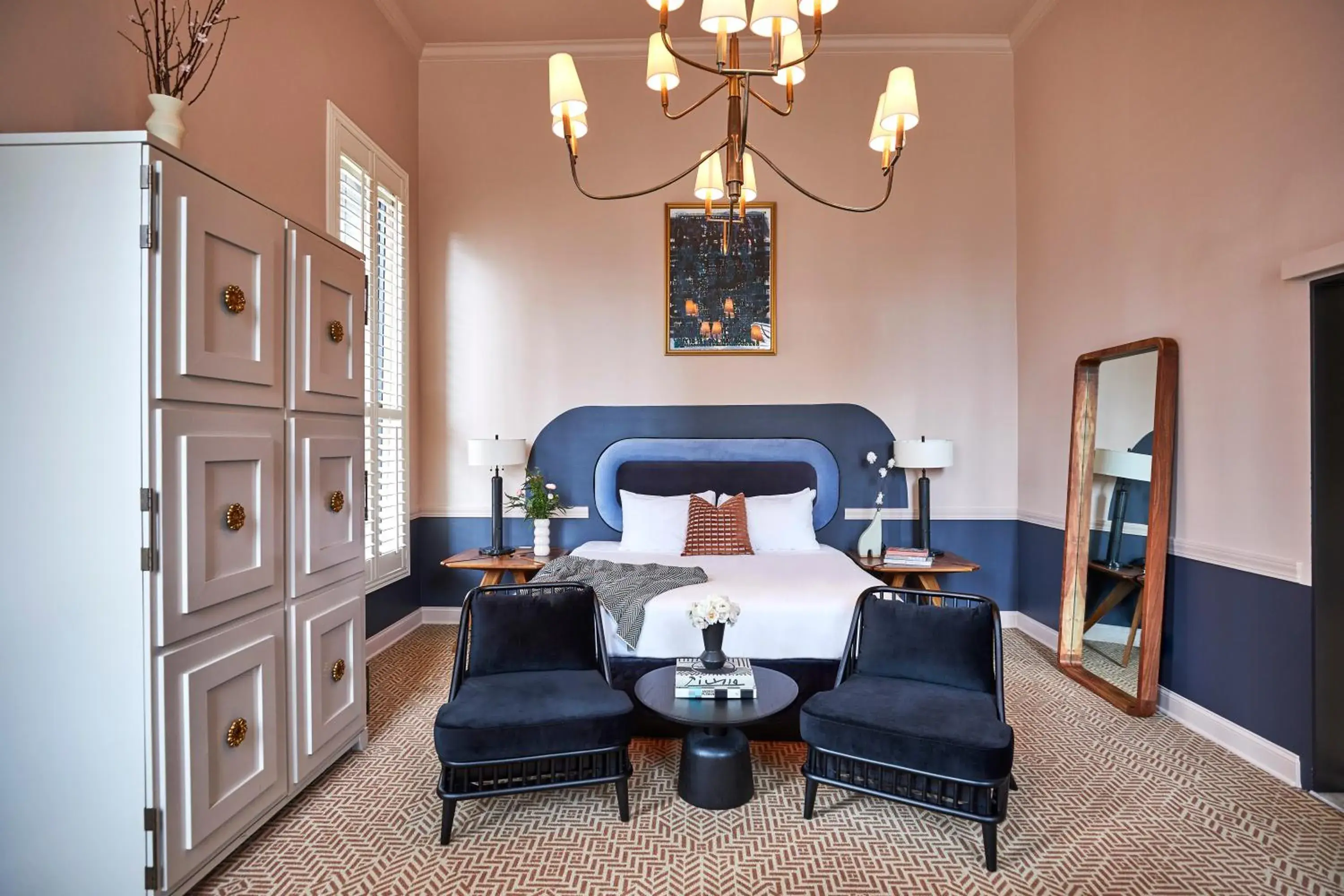 Bed in The Oliver Hotel Knoxville, by Oliver Bed in The Oliver Hotel Knoxville, by Oliver