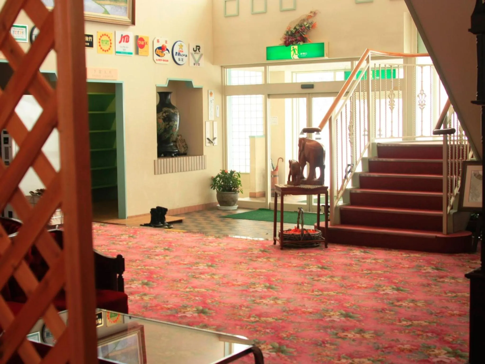 Decorative detail in Hotel Sunny Valley