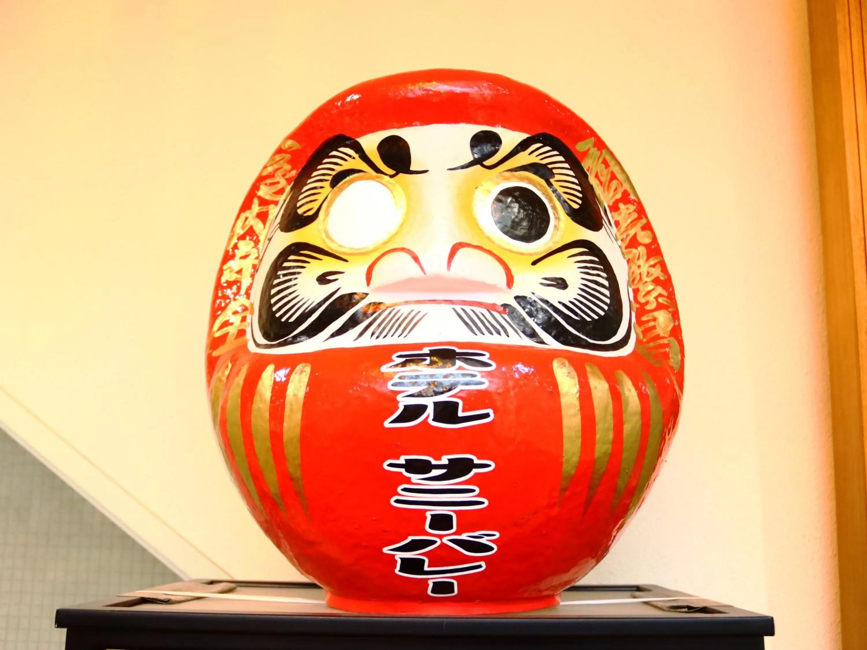 Decorative detail in Hotel Sunny Valley