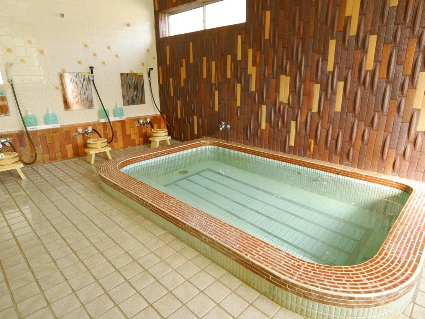 Hot Spring Bath in Hotel Sunny Valley