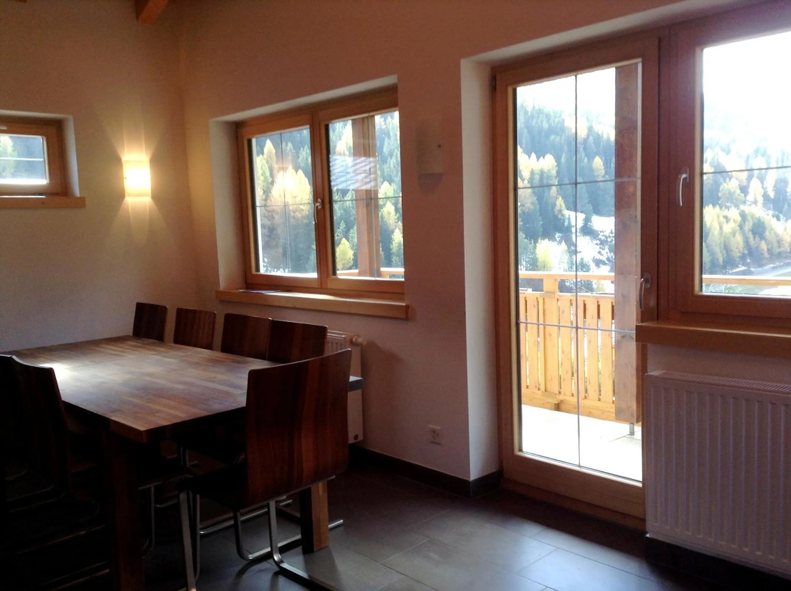 Dining area in Chasa Sulai Appartements