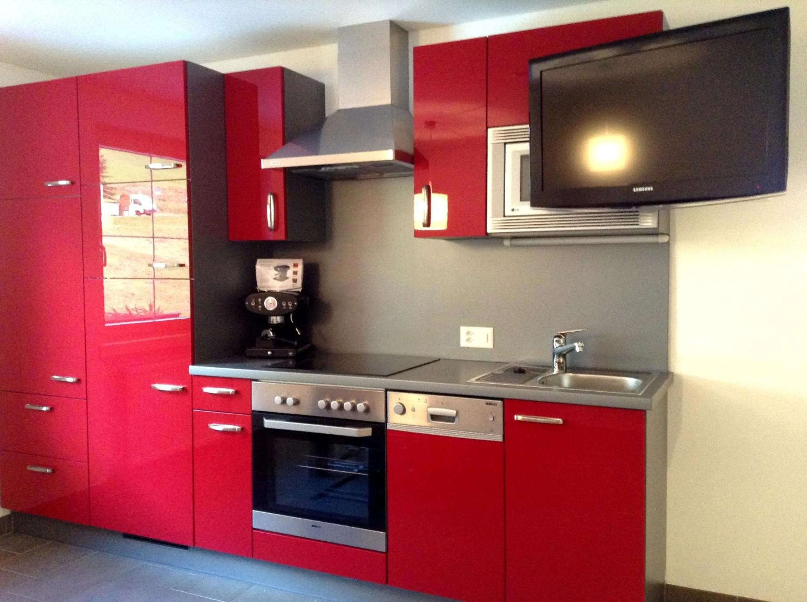 Kitchen or kitchenette in Chasa Sulai Appartements