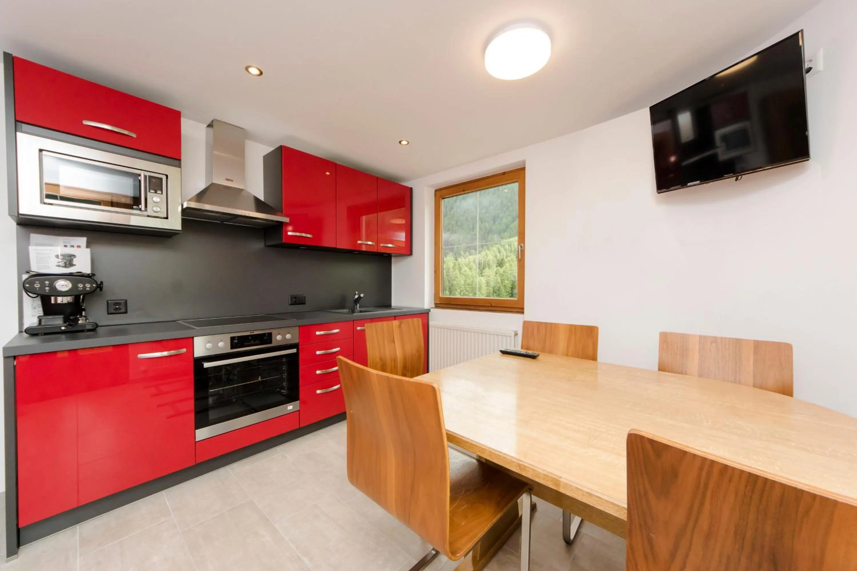 Kitchen or kitchenette in Chasa Sulai Appartements