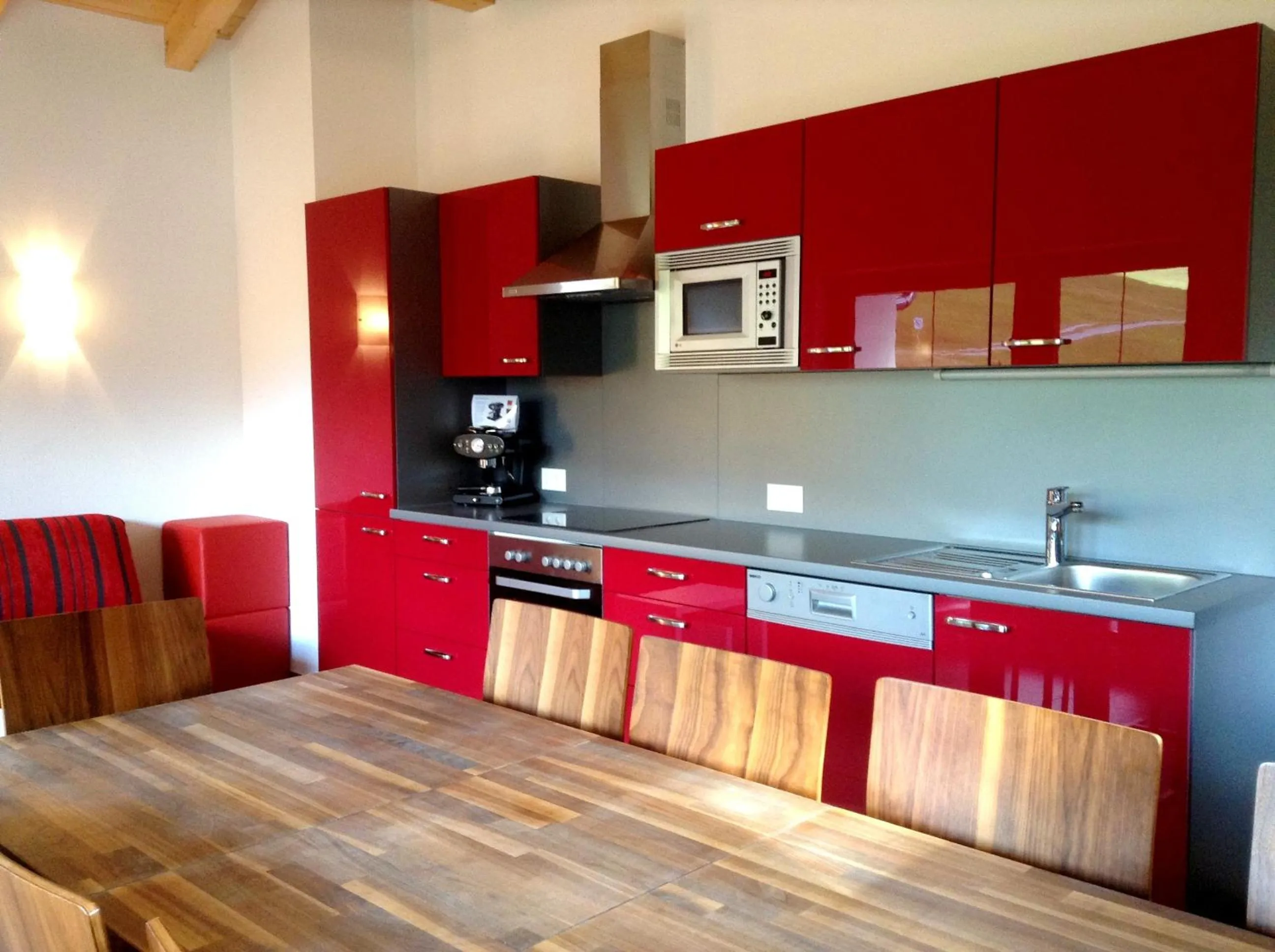 Kitchen or kitchenette in Chasa Sulai Appartements