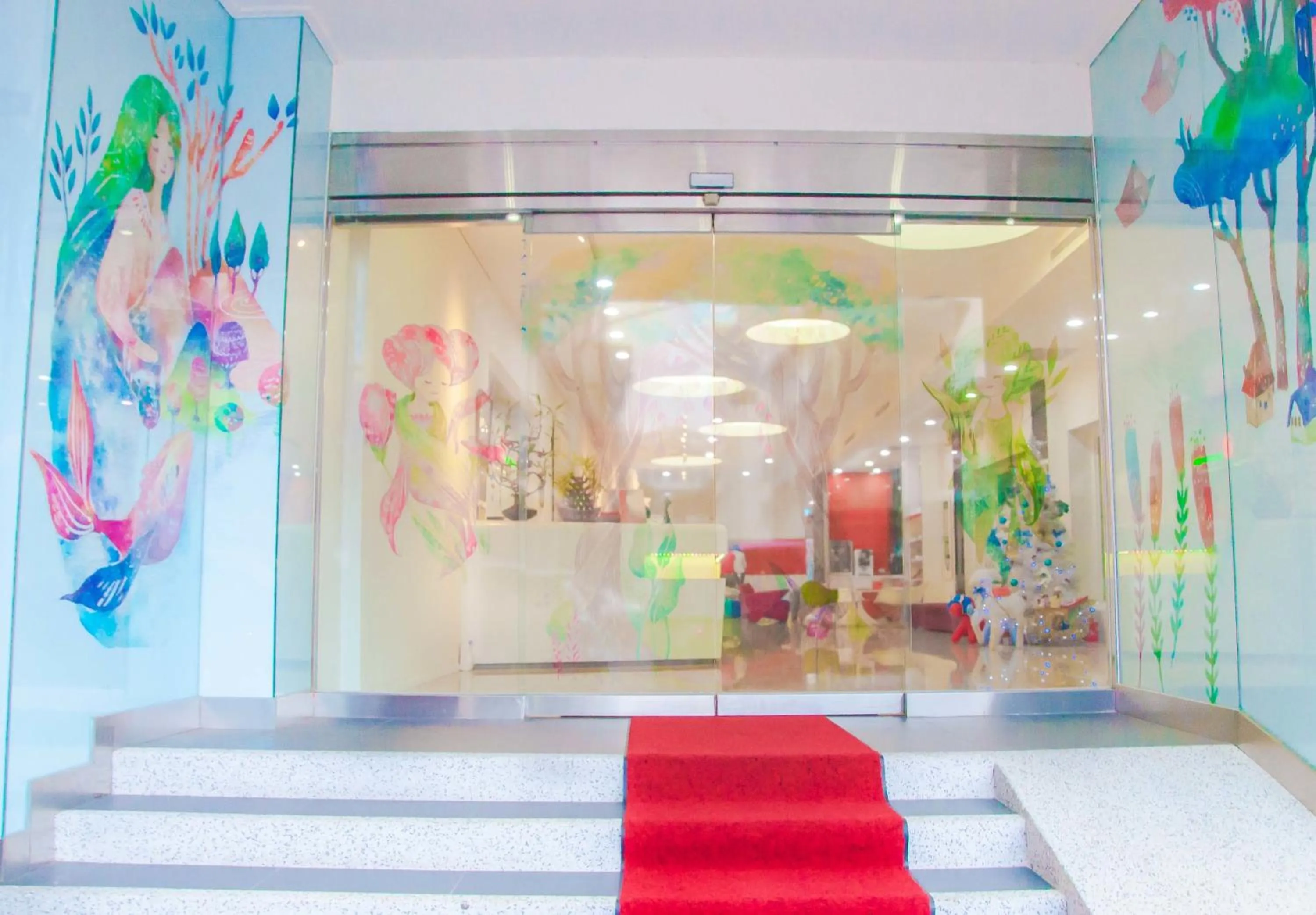 Facade/entrance, Bed in Legend Hotel Kaohsiung Liuhe