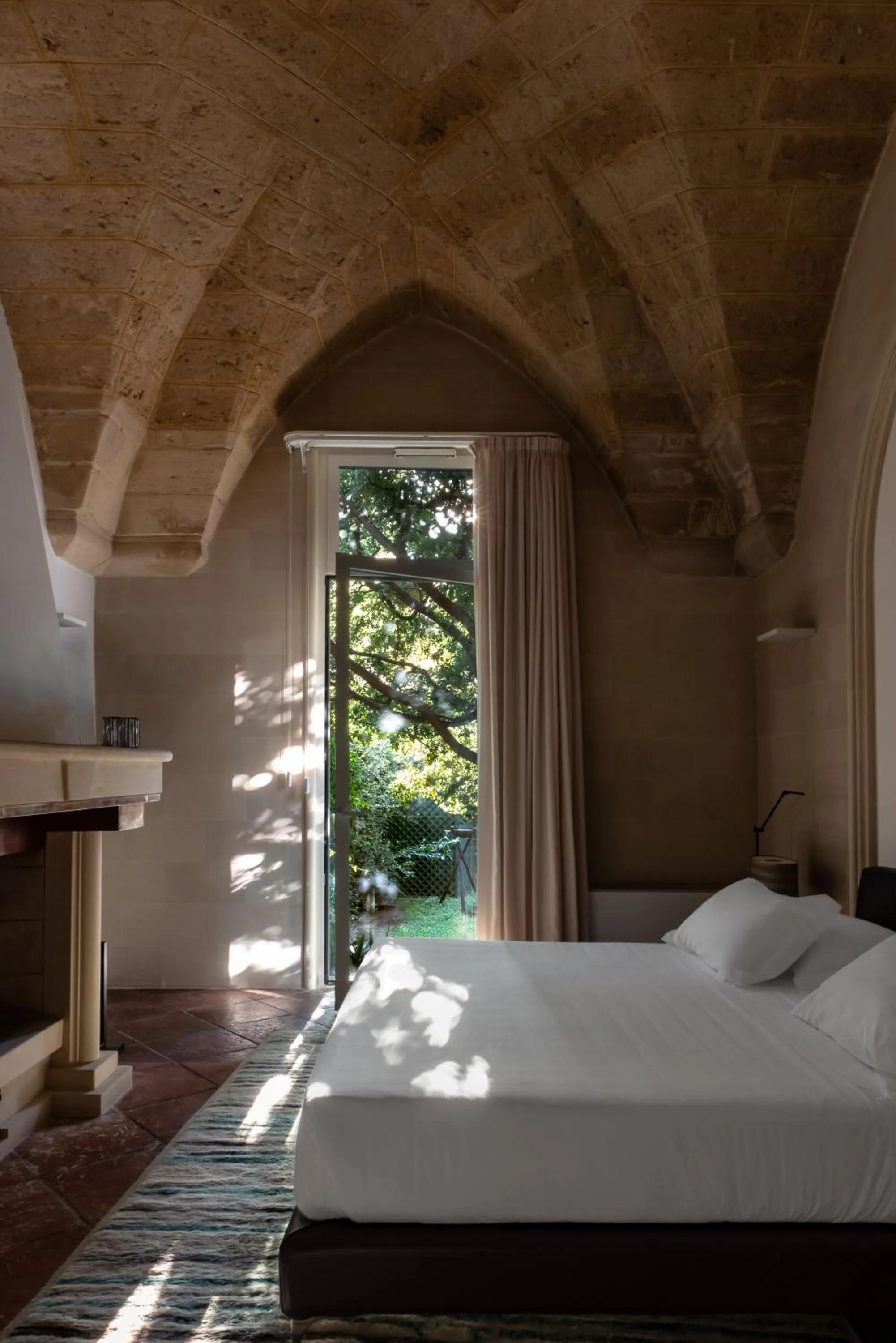 View (from property/room), Bed in La Fiermontina Palazzo Bozzi Corso Hotel