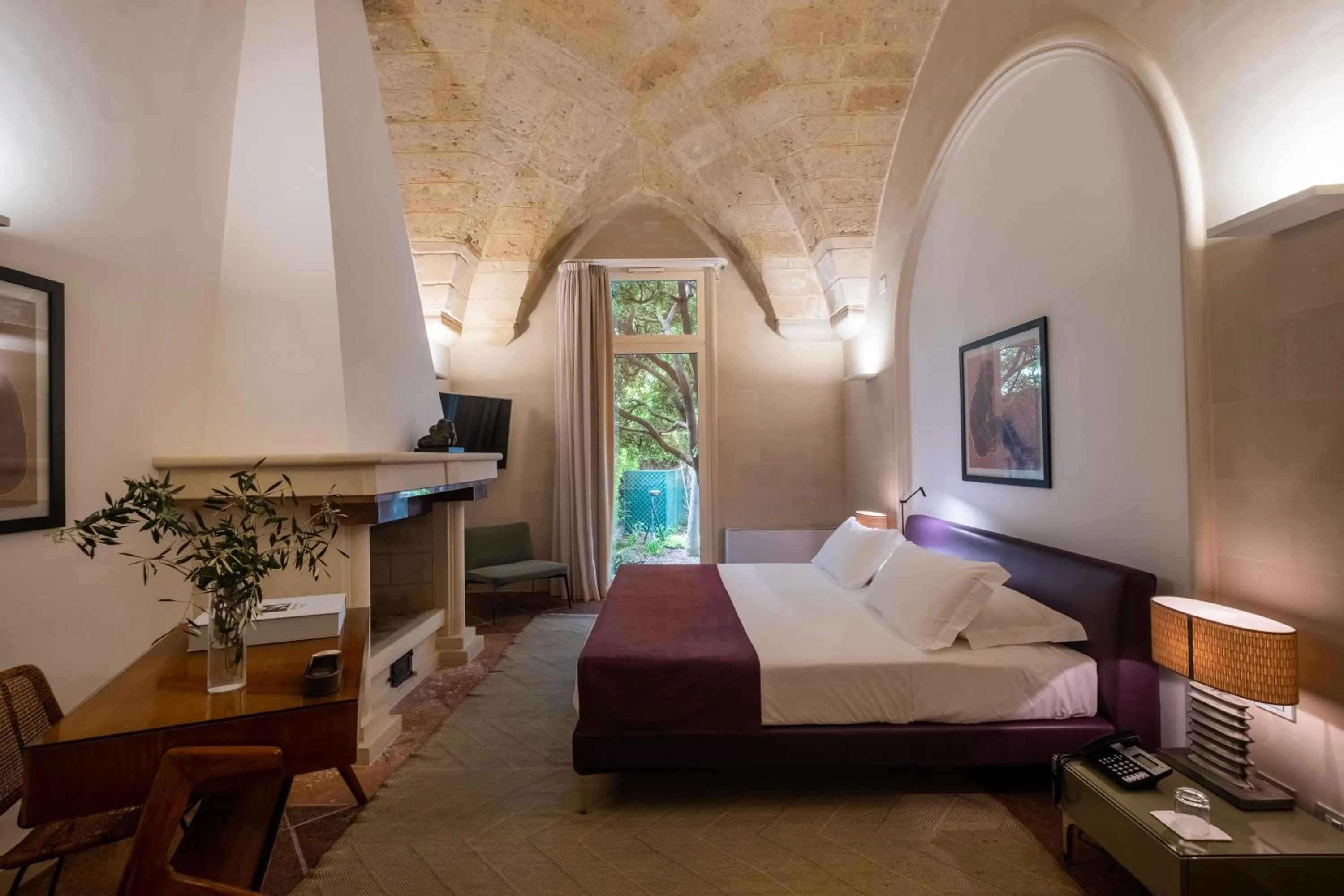 Bed in La Fiermontina Palazzo Bozzi Corso Hotel