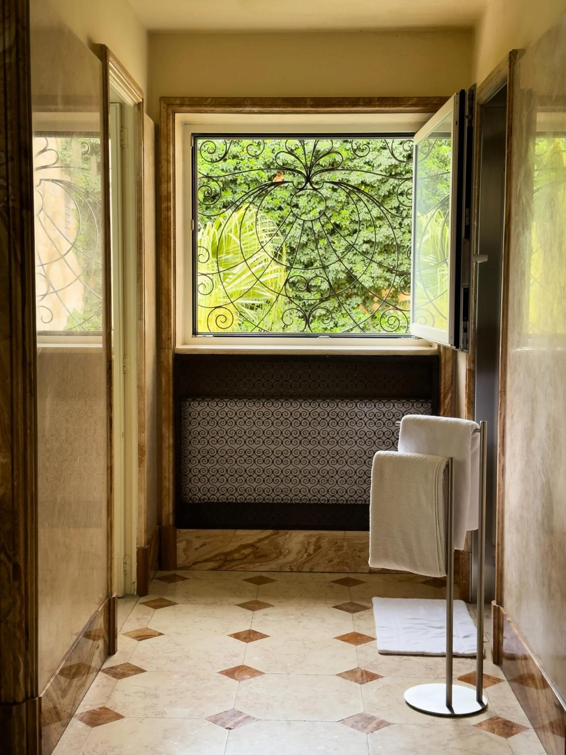 Bathroom in La Fiermontina Palazzo Bozzi Corso Hotel