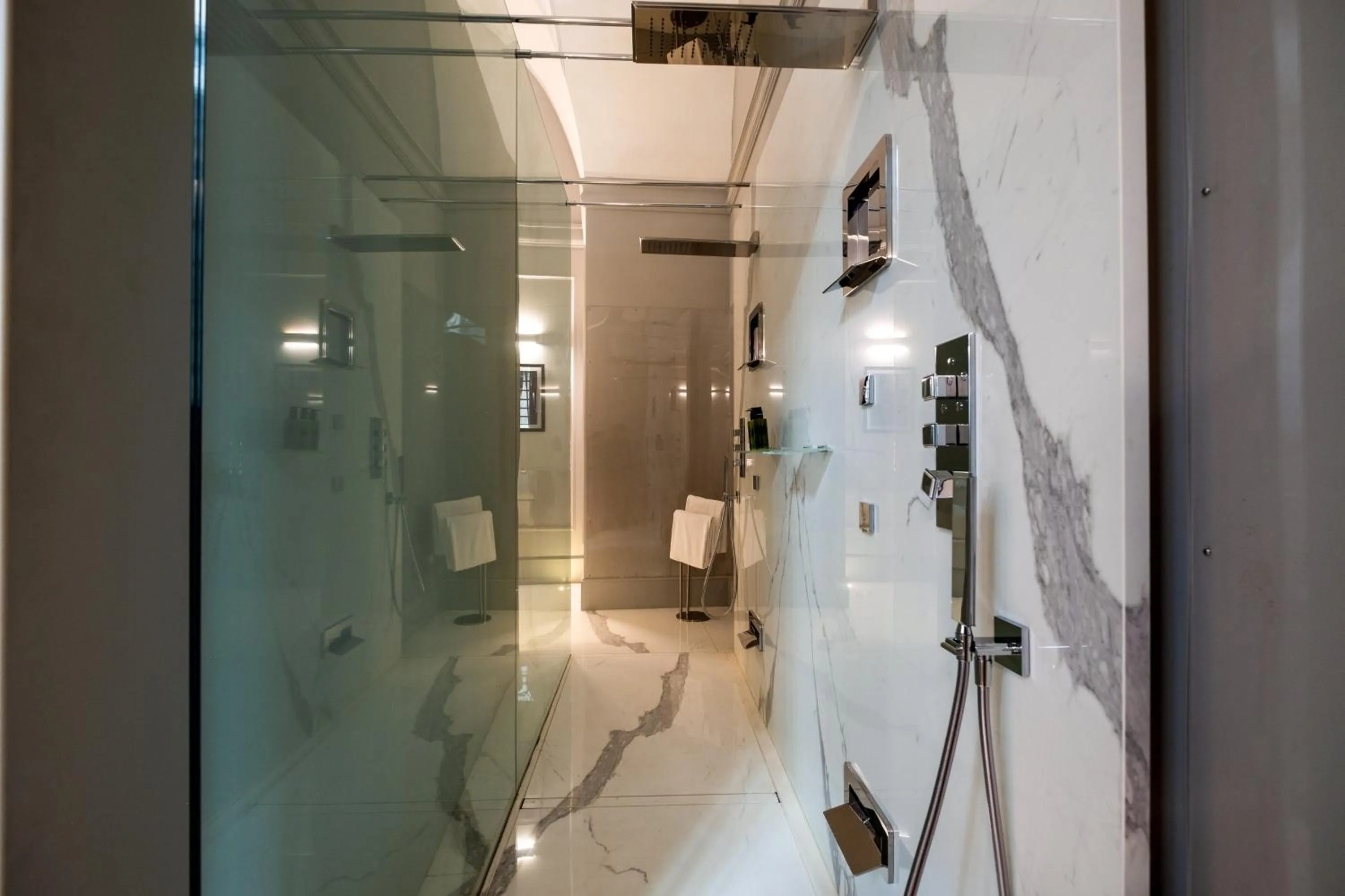 Bathroom in La Fiermontina Palazzo Bozzi Corso Hotel