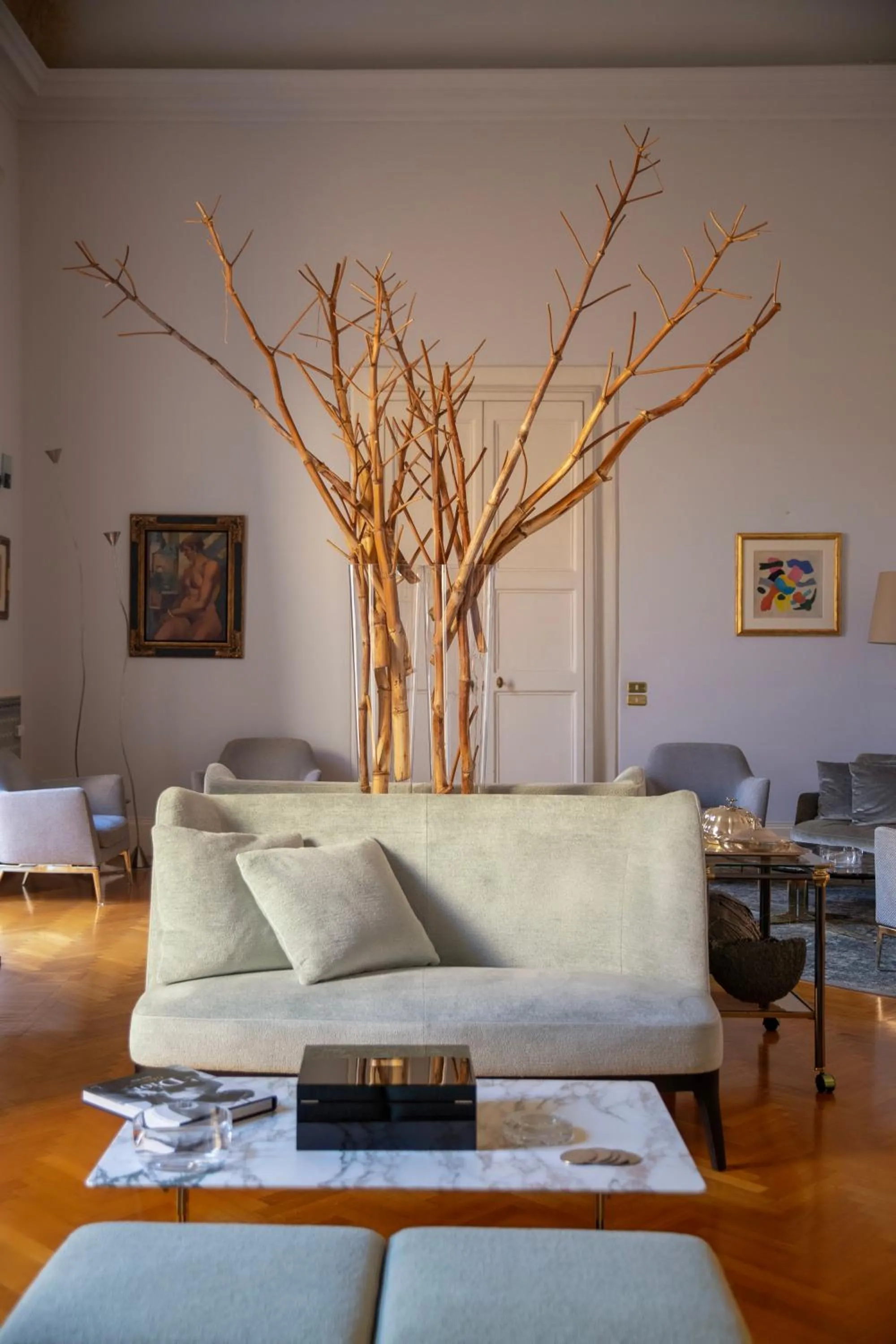 Communal lounge/ TV room in La Fiermontina Palazzo Bozzi Corso Hotel