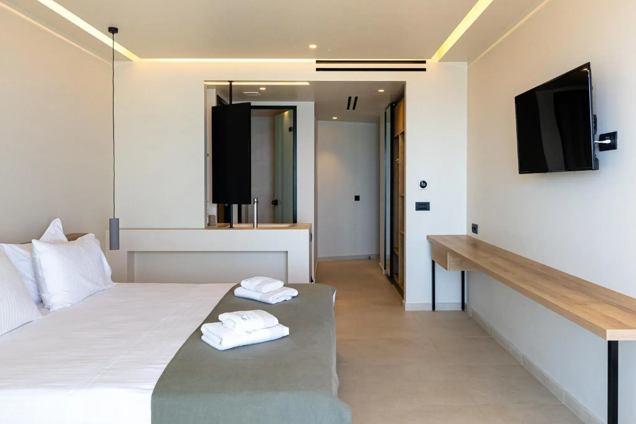 Photo of the whole room, Bed in PHEIA, Vriniotis Resorts Photo of the whole room, Bed in PHEIA, Vriniotis Resorts