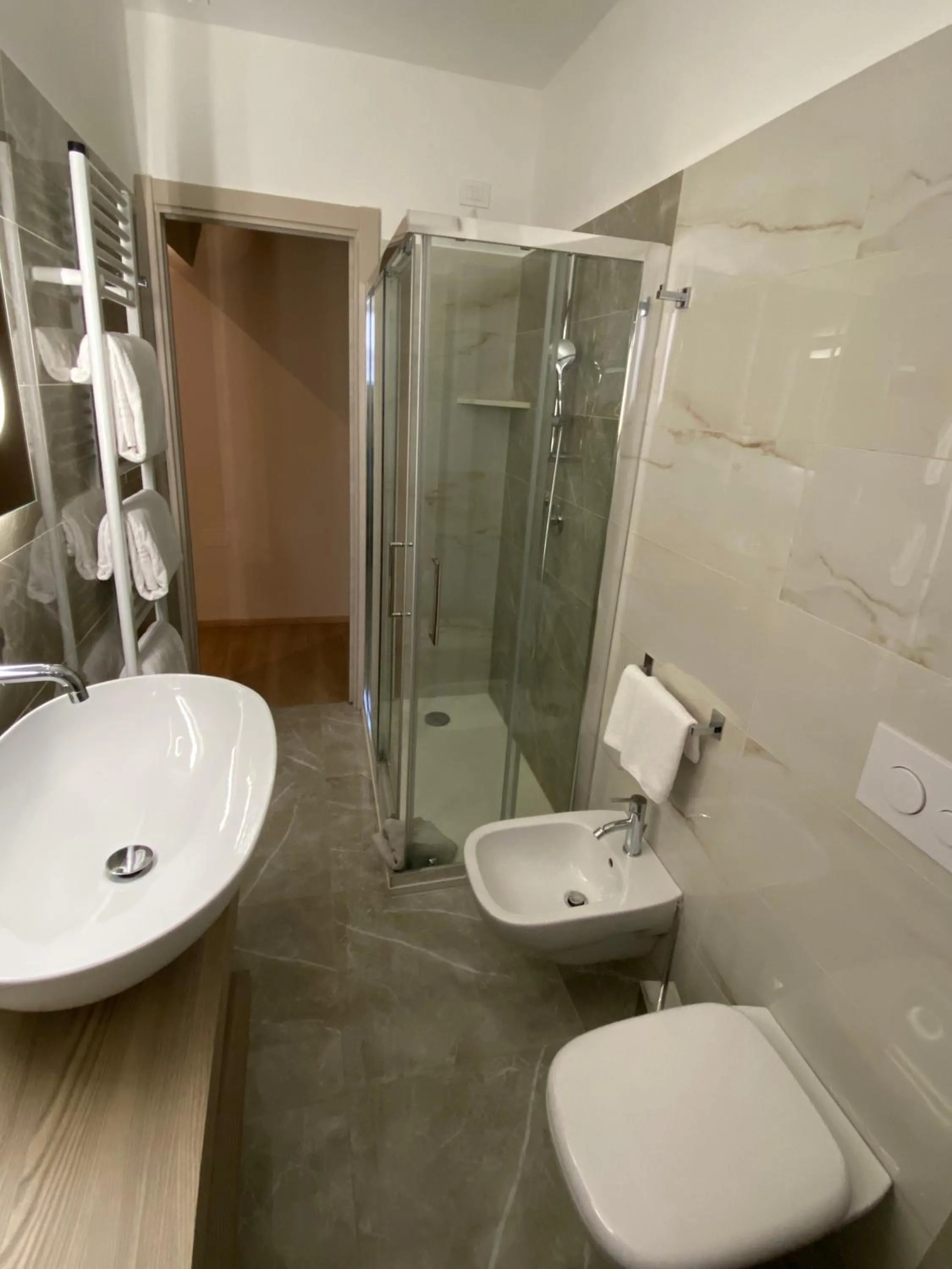 Bathroom in Hotel Victoria