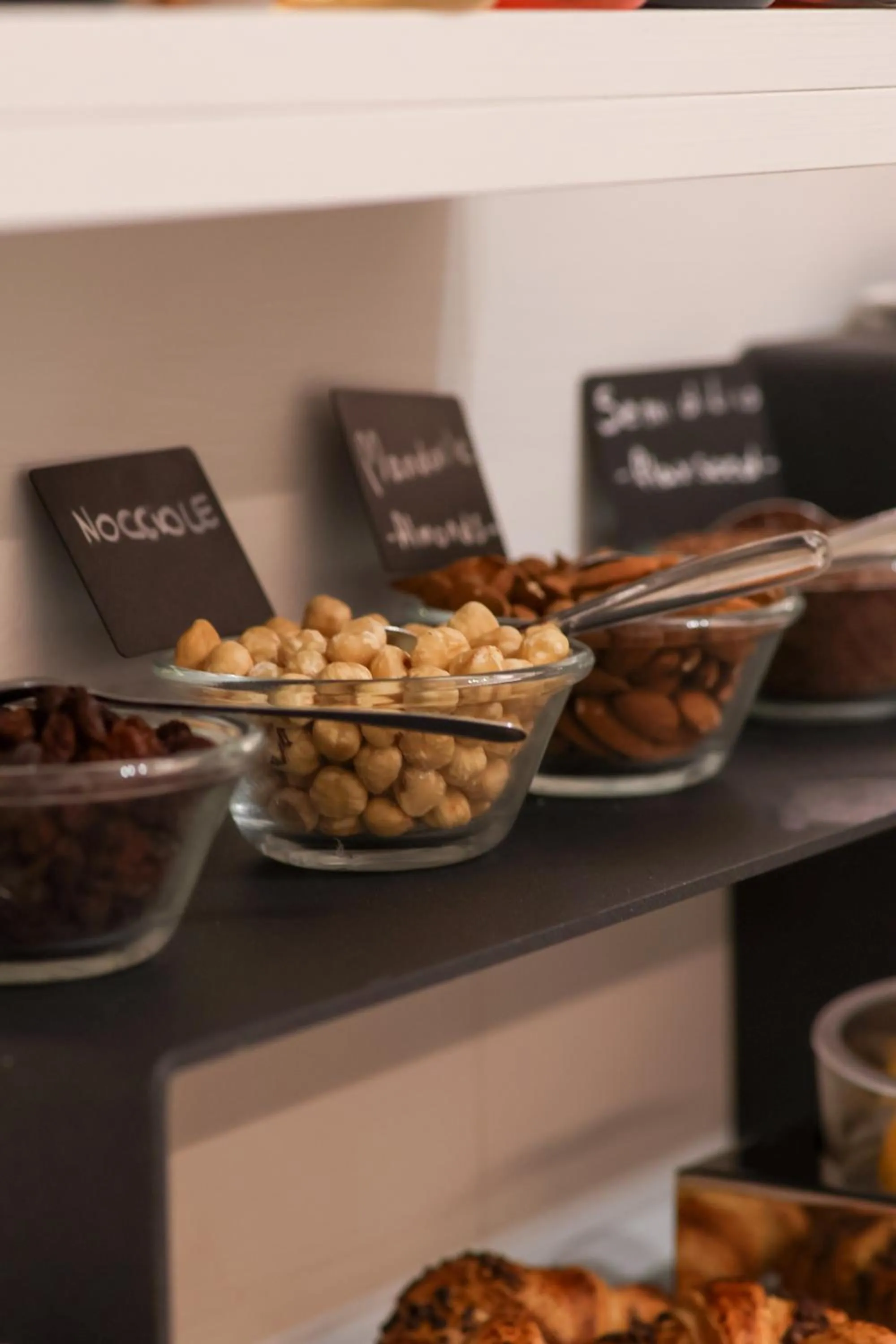 Food and drinks in Hotel Victoria