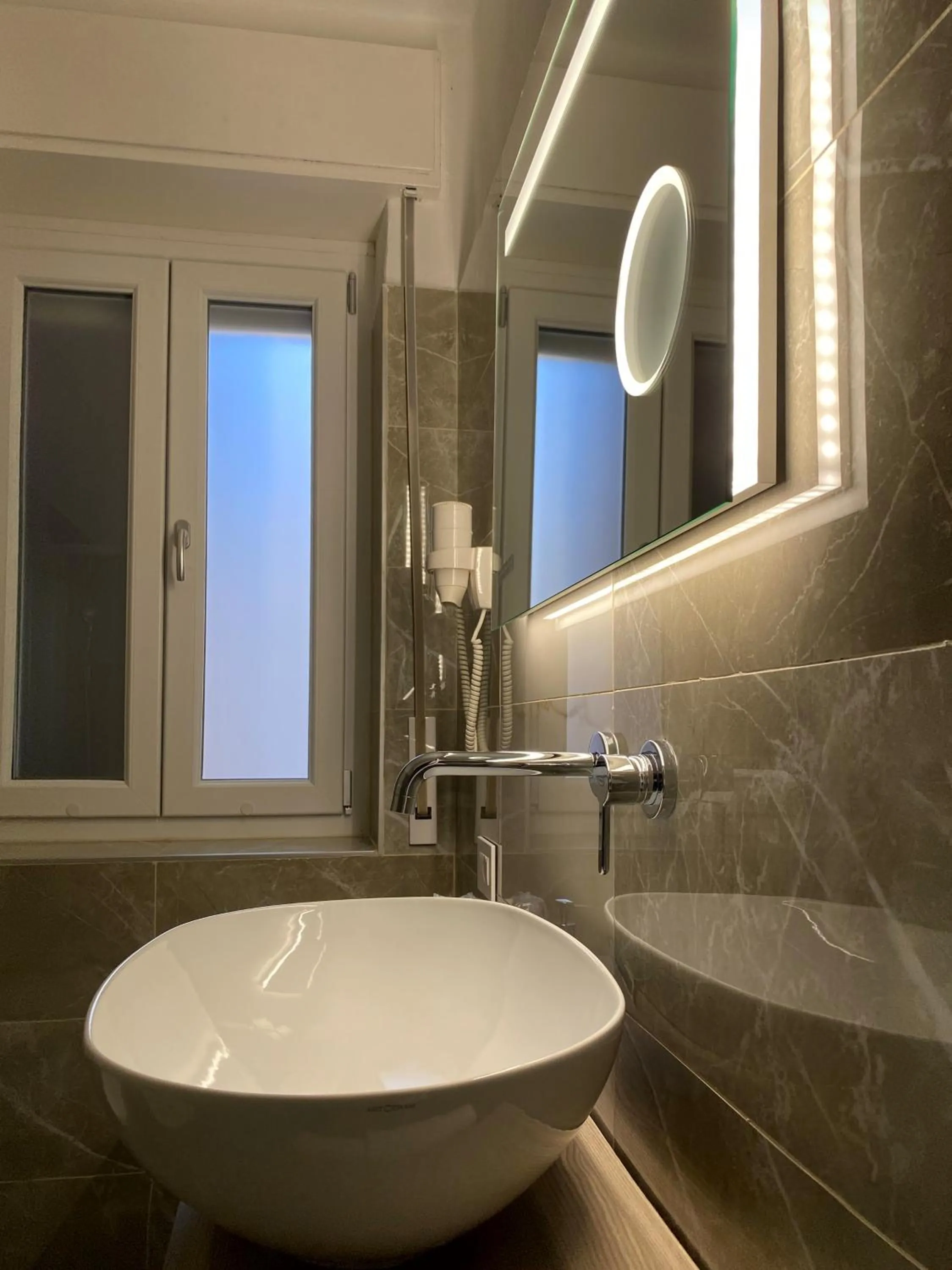 Bathroom in Hotel Victoria