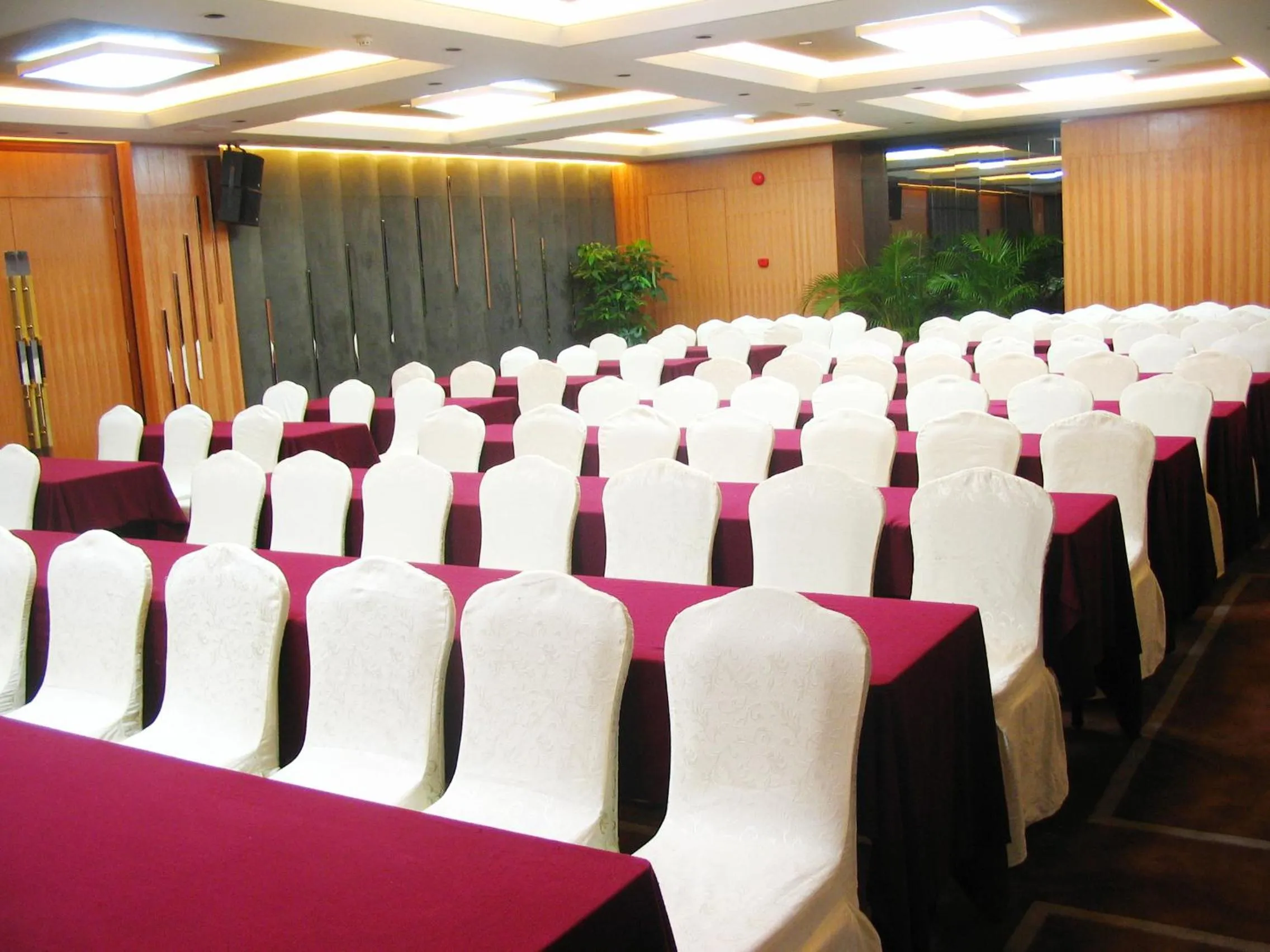 Business facilities in Shenzhen Longgang Rivan Hotel