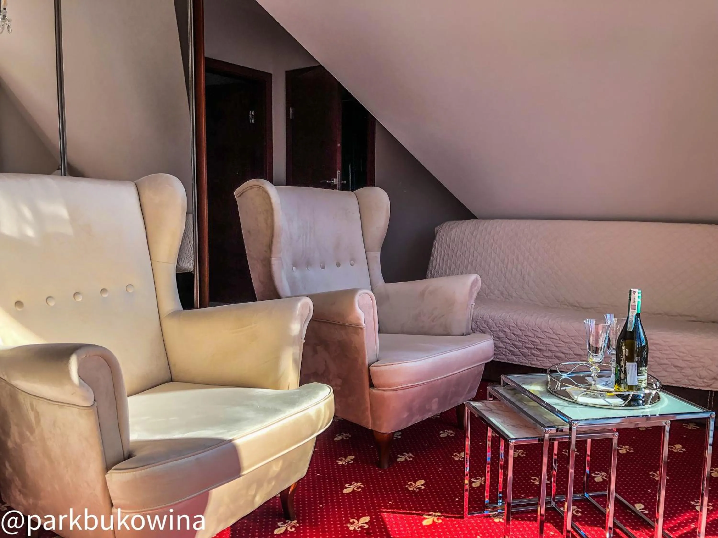 Seating area in Villa Park