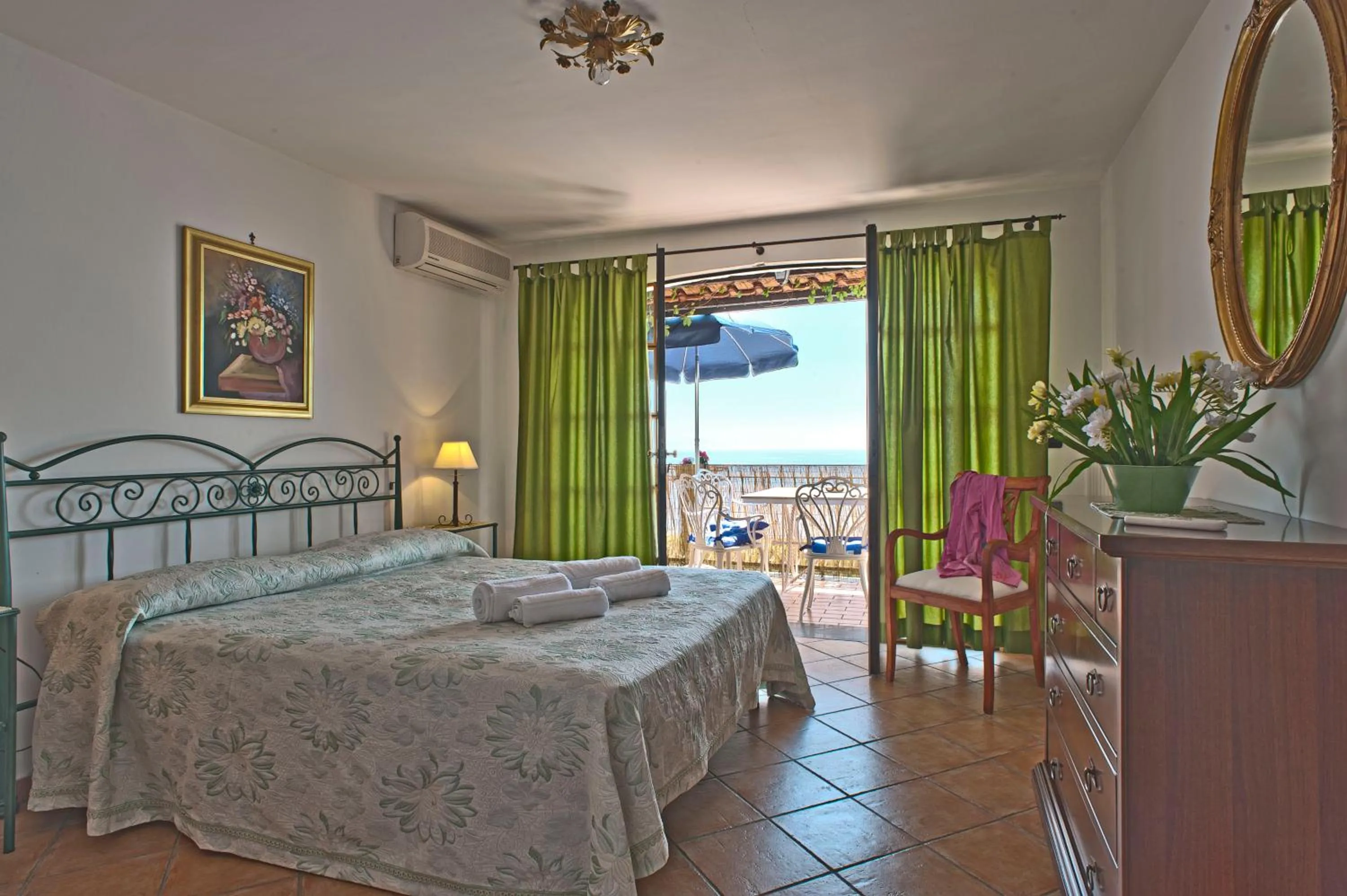 Photo of the whole room in Villa La Roccia - Arienzo