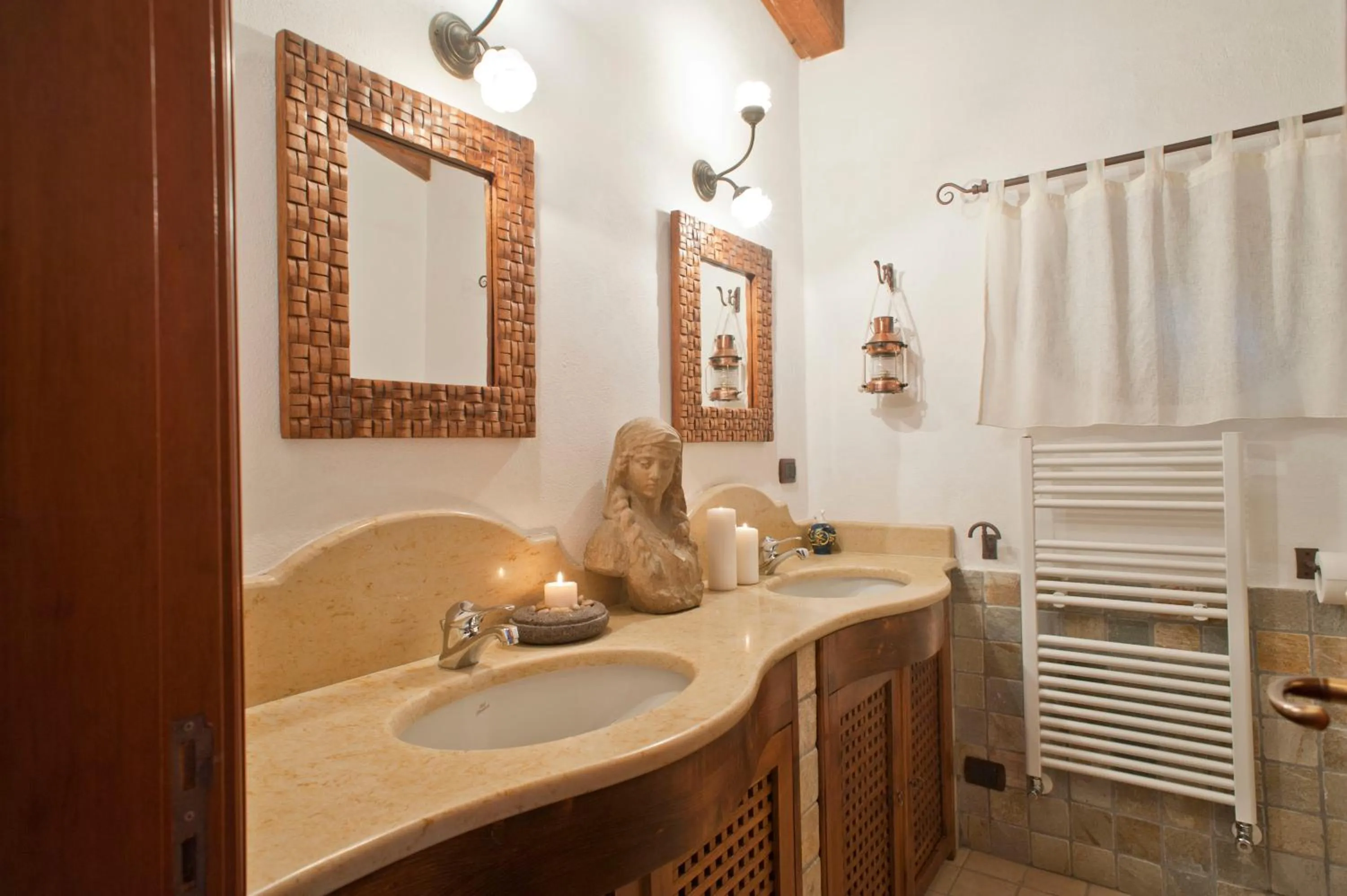 Bathroom in Villa La Roccia - Arienzo