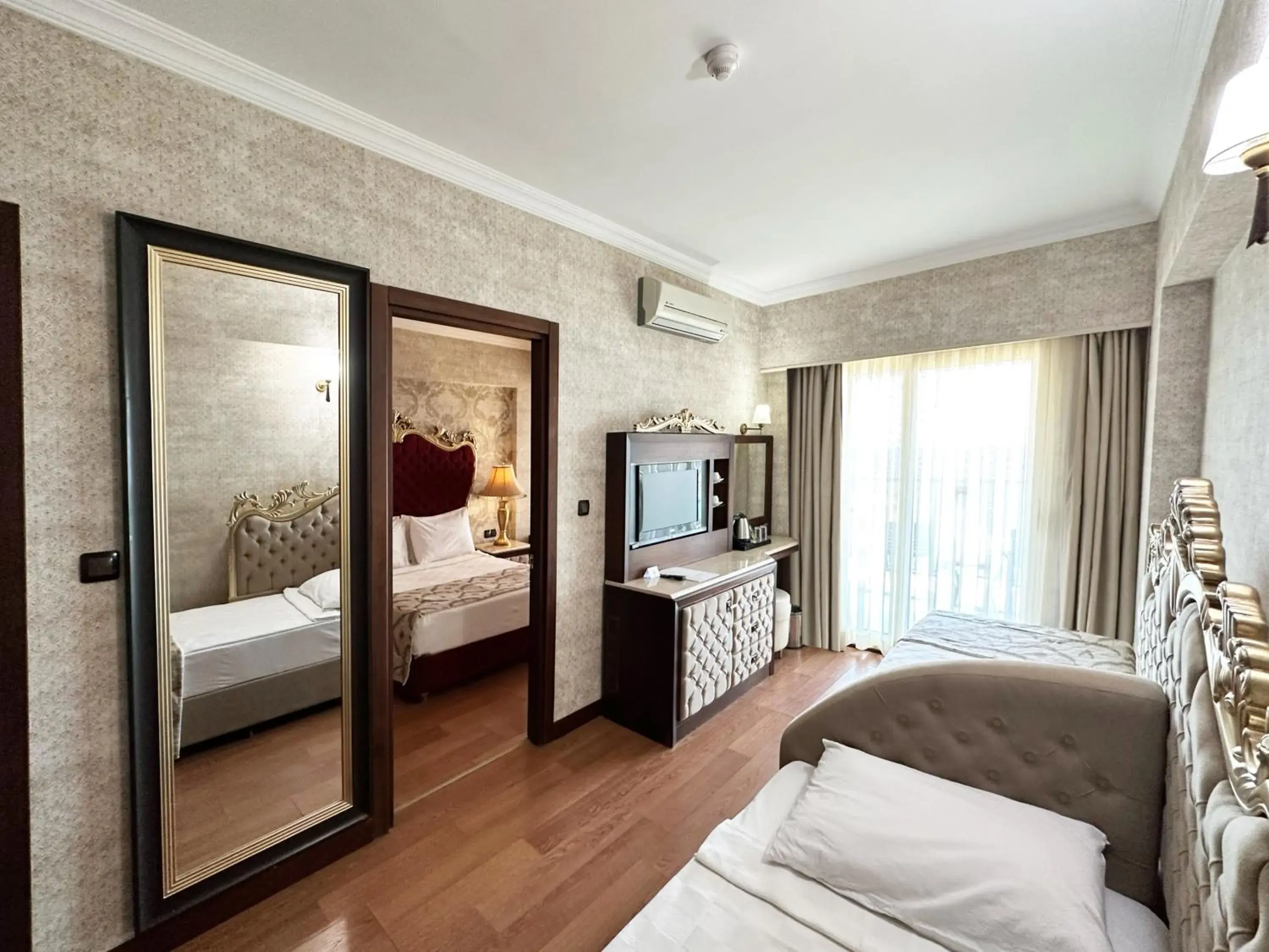 Family Room with Sea View in LAUR HOTELS Experience & Elegance Family Room with Sea View in LAUR HOTELS Experience & Elegance