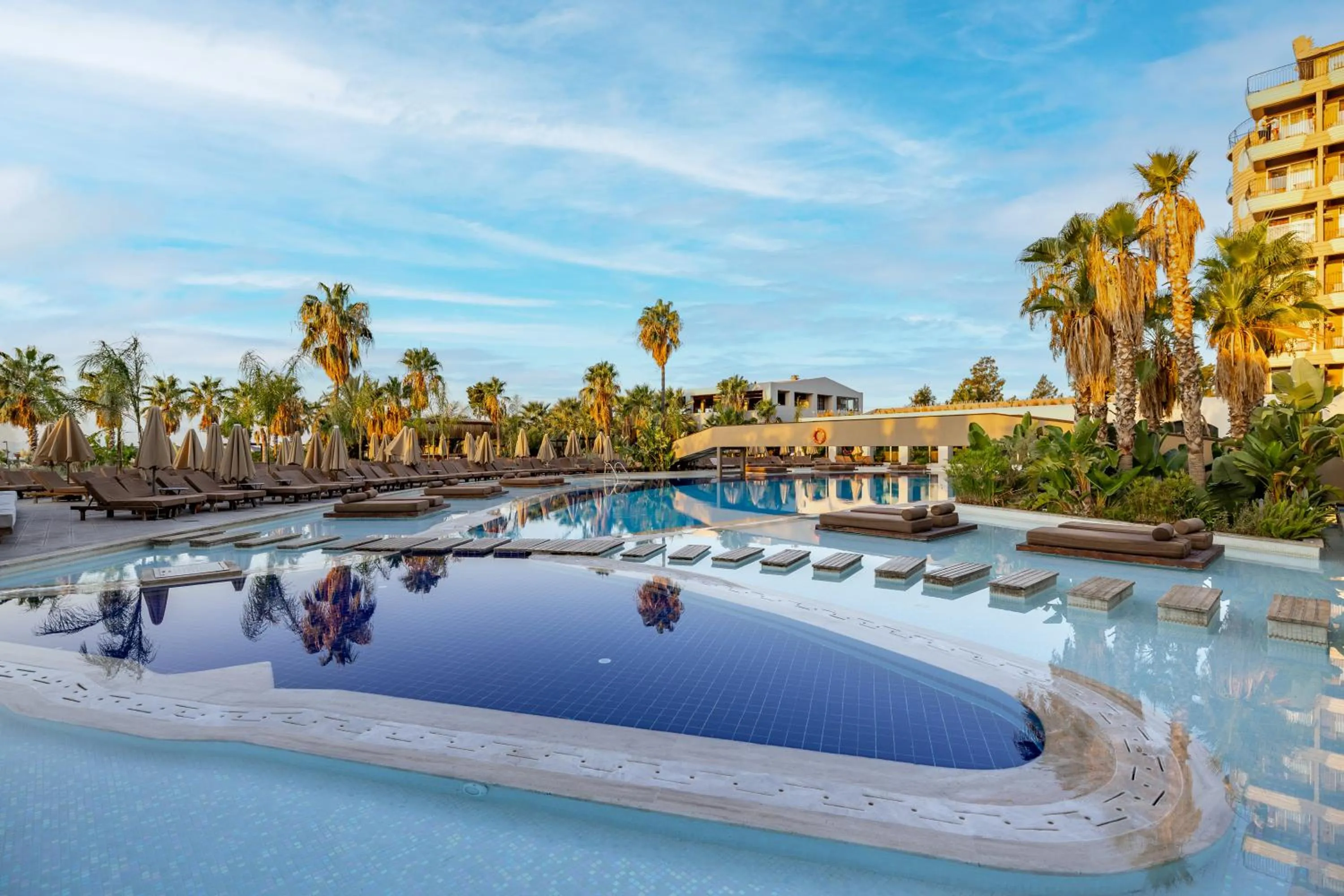 Swimming pool in LAUR HOTELS Experience & Elegance