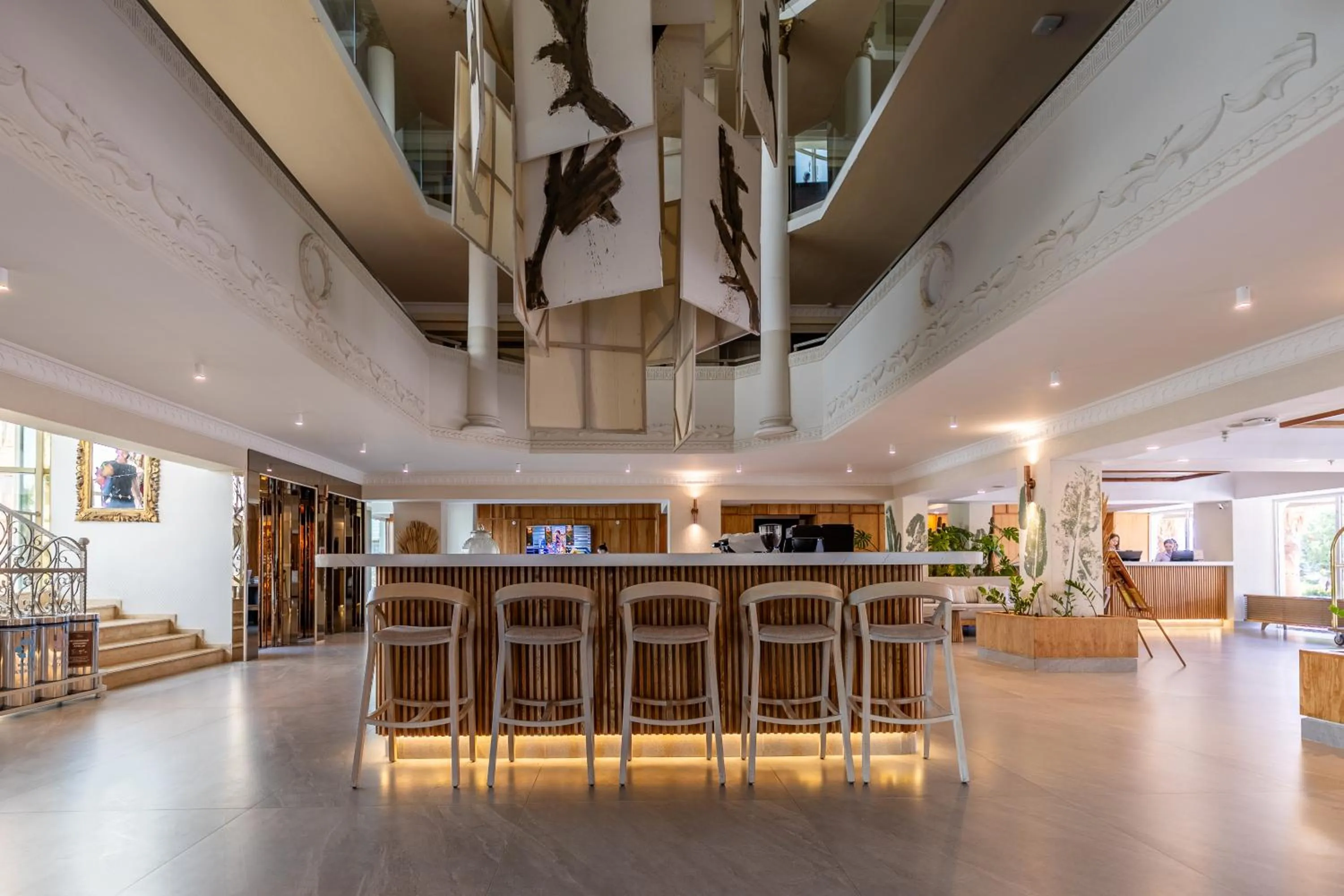 Lobby or reception in LAUR HOTELS Experience & Elegance