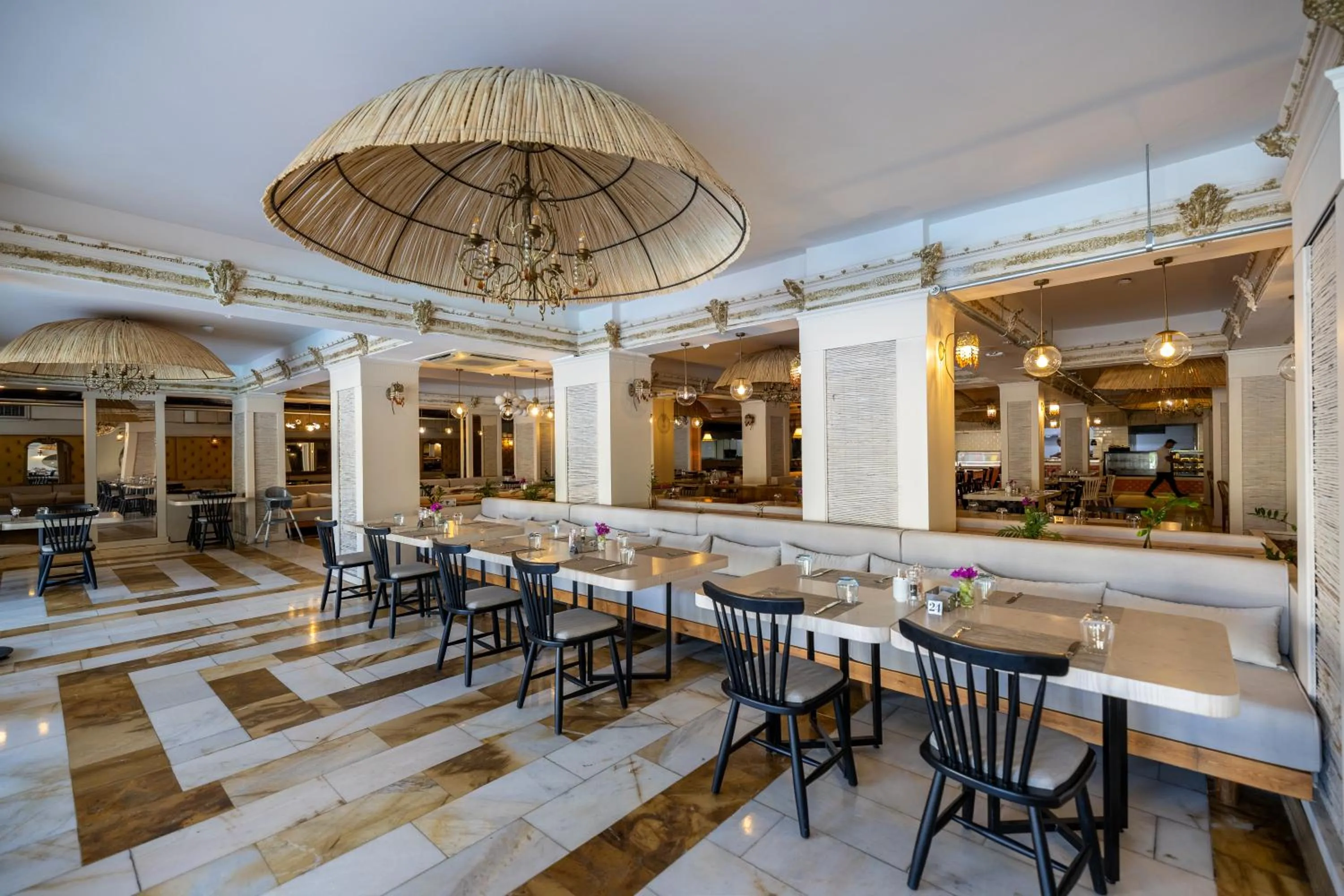 Restaurant/places to eat in LAUR HOTELS Experience & Elegance