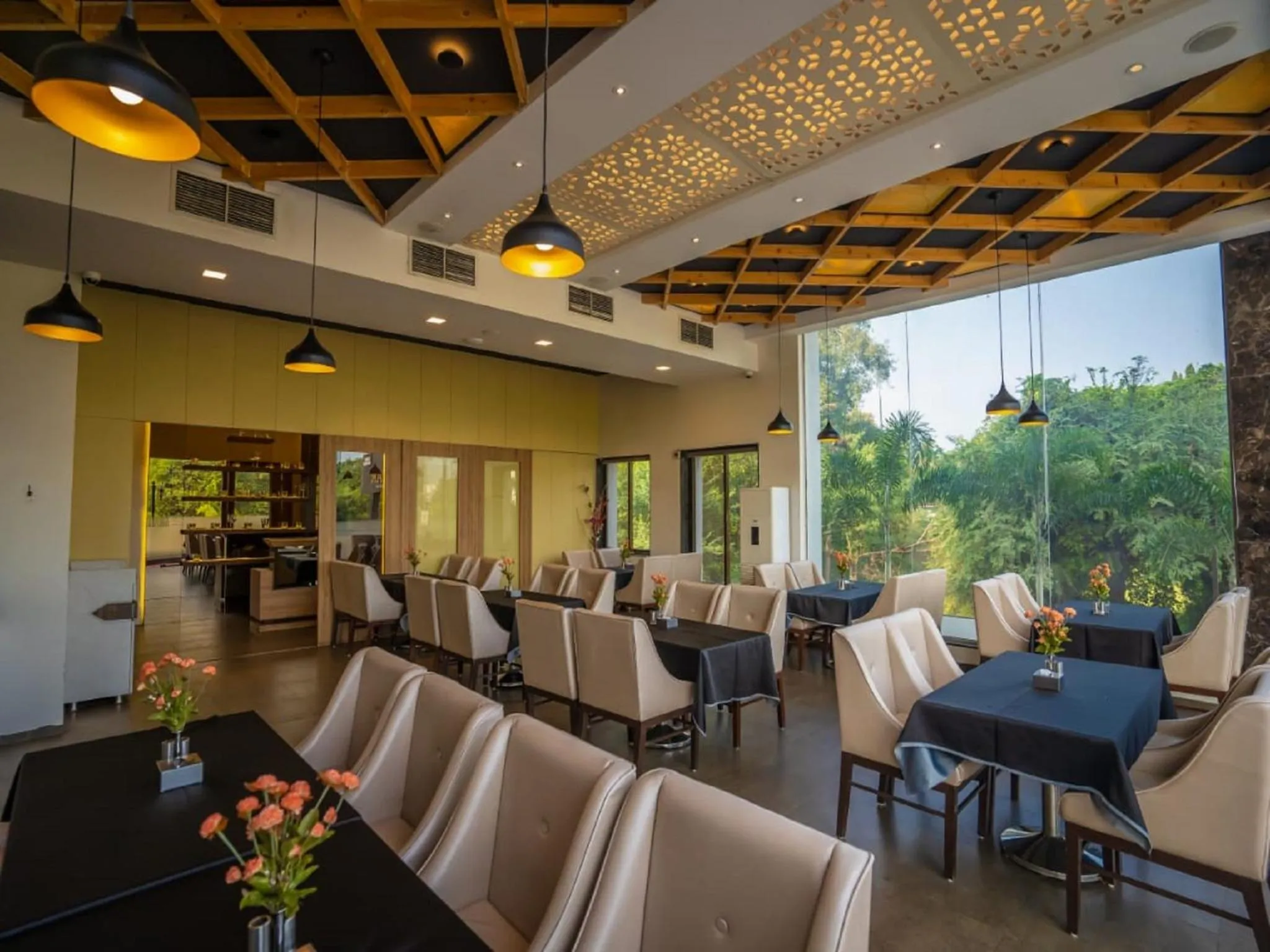 Restaurant/places to eat in V Star