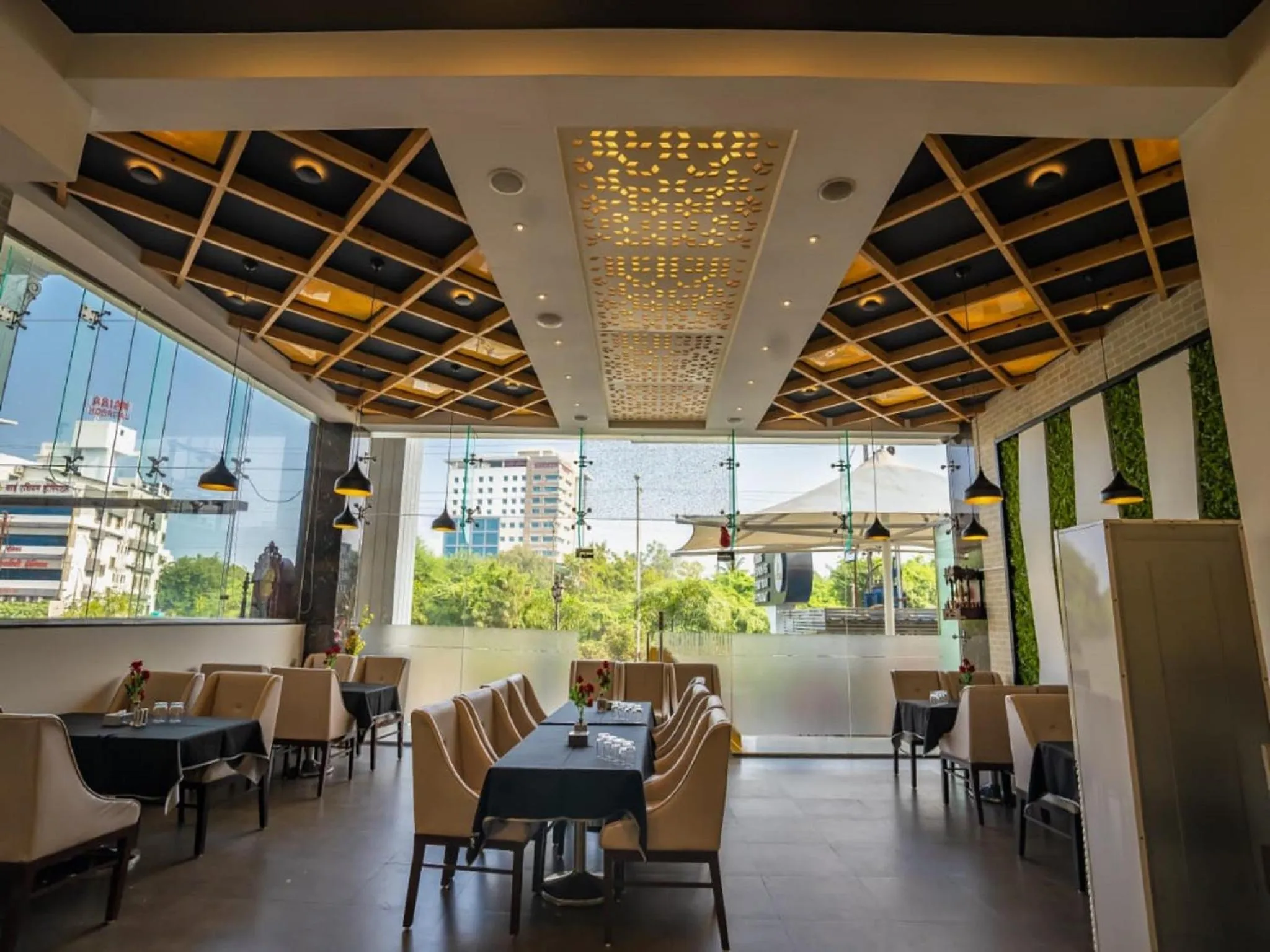 Restaurant/places to eat in V Star