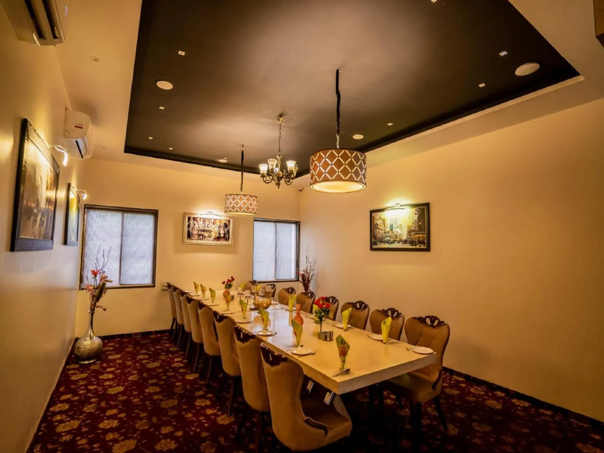 Business facilities in V Star