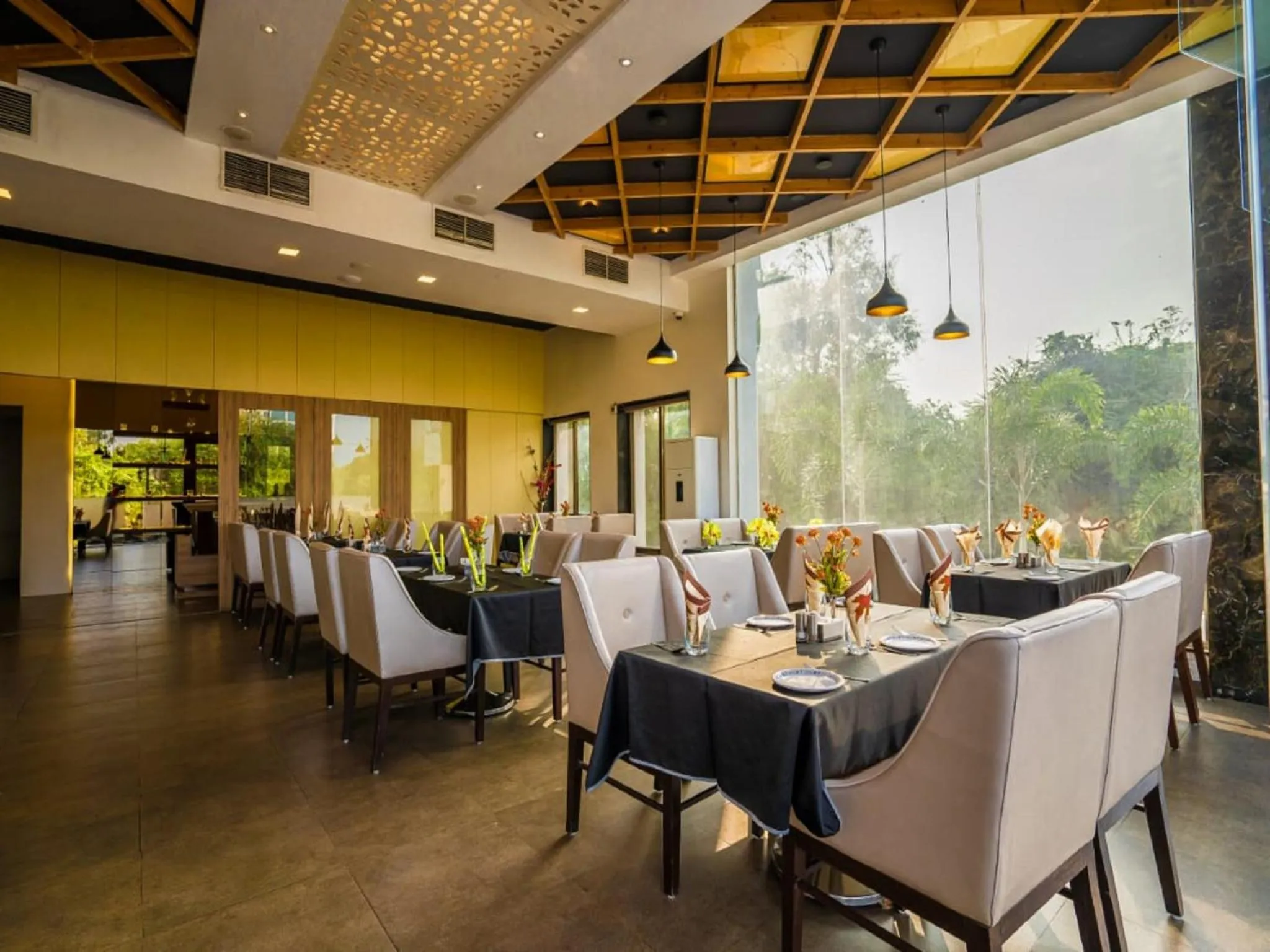 Restaurant/places to eat in V Star