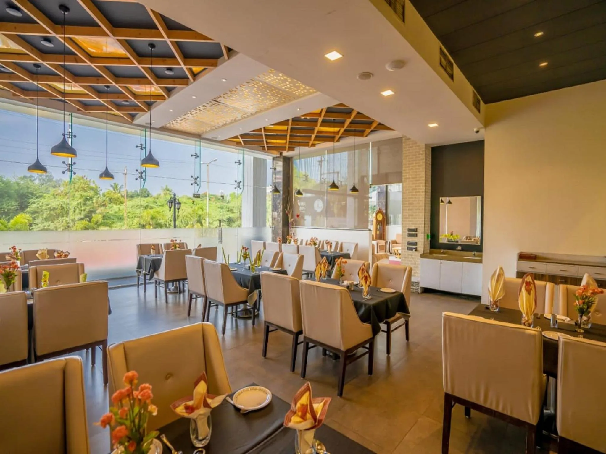 Restaurant/places to eat in V Star