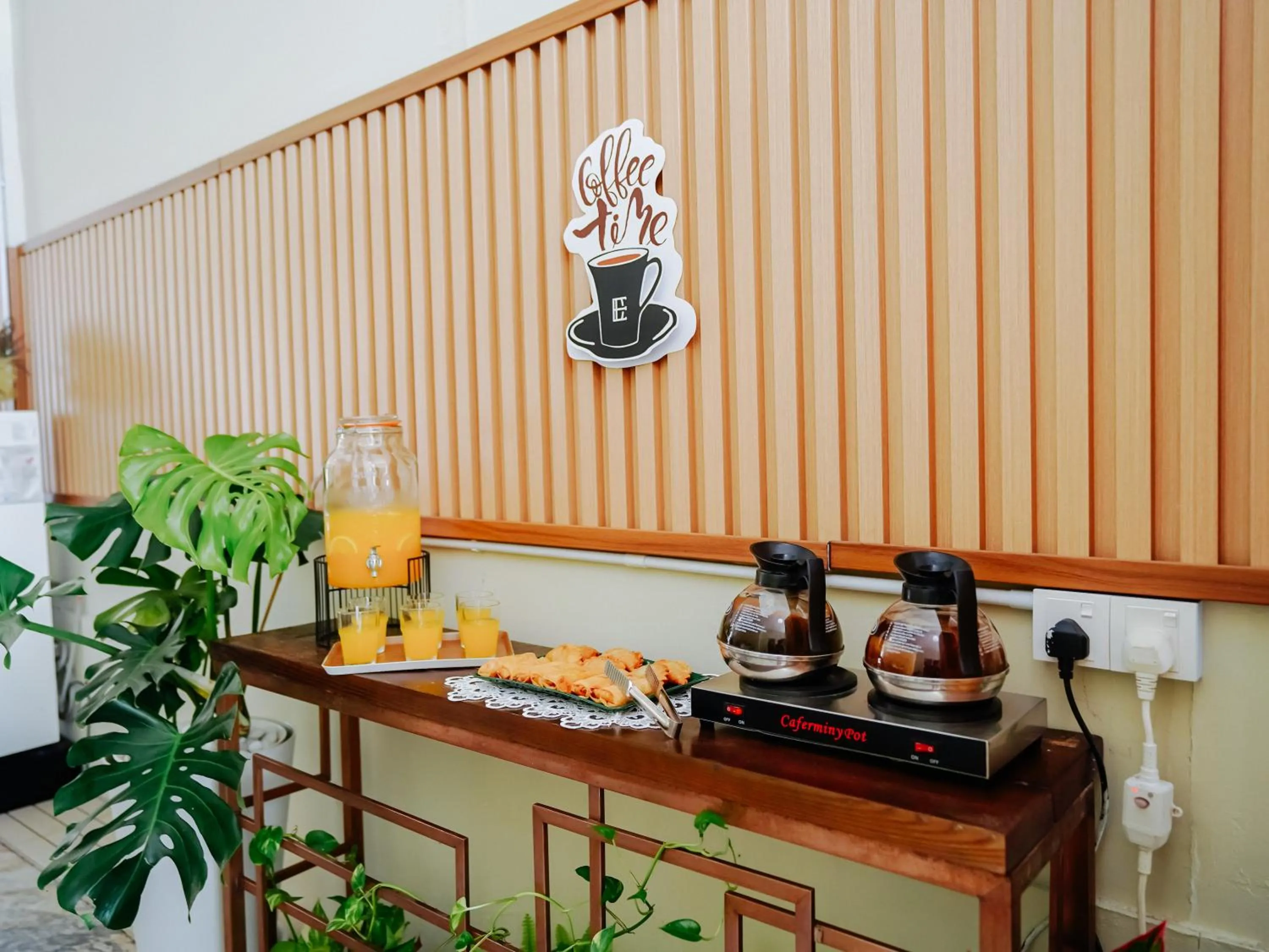 Food and drinks in Wangs Hotel Gurney Drive