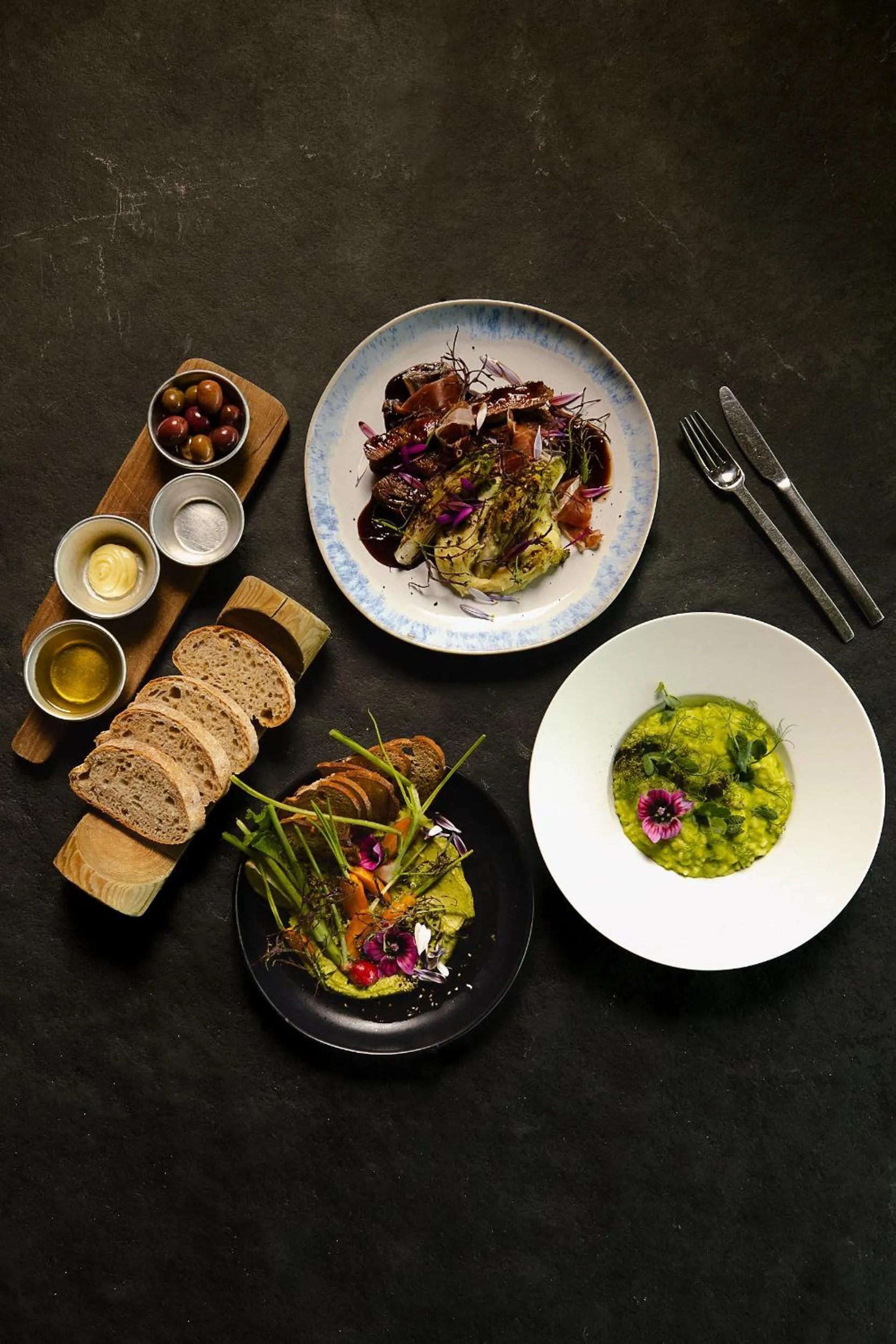 Restaurant/places to eat in Noah Surf House Portugal