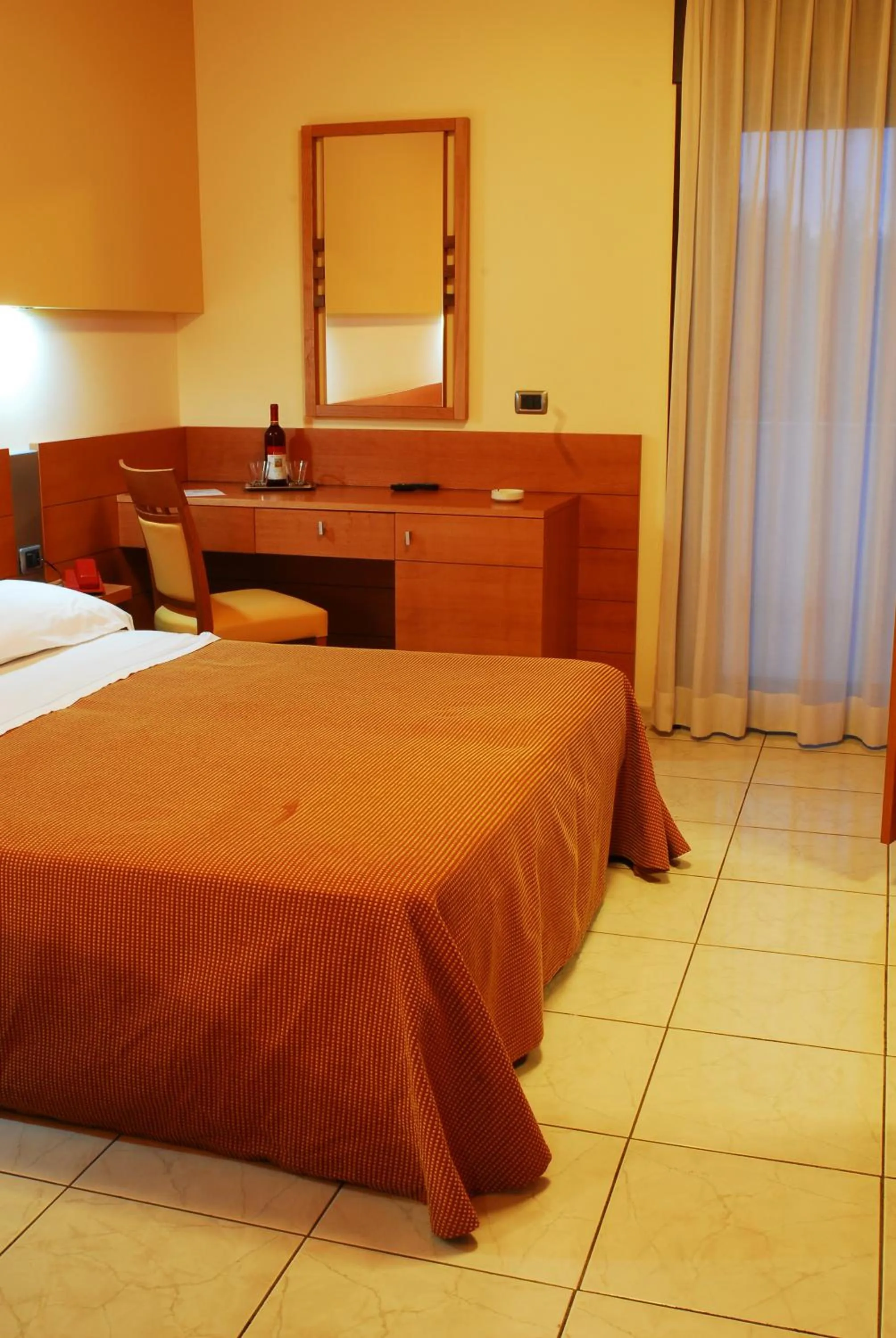 Bedroom, Bed in Hotel Club Astor