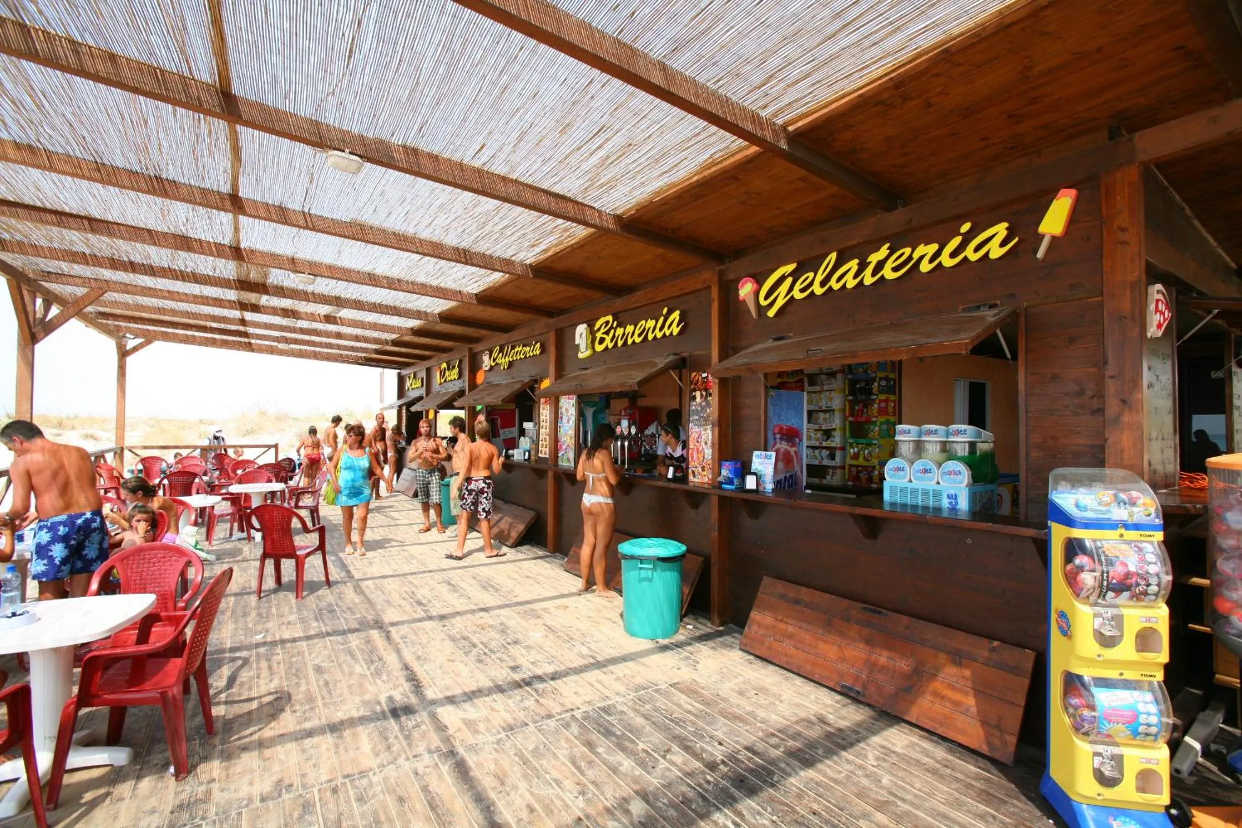 Restaurant/places to eat in Hotel Club Astor