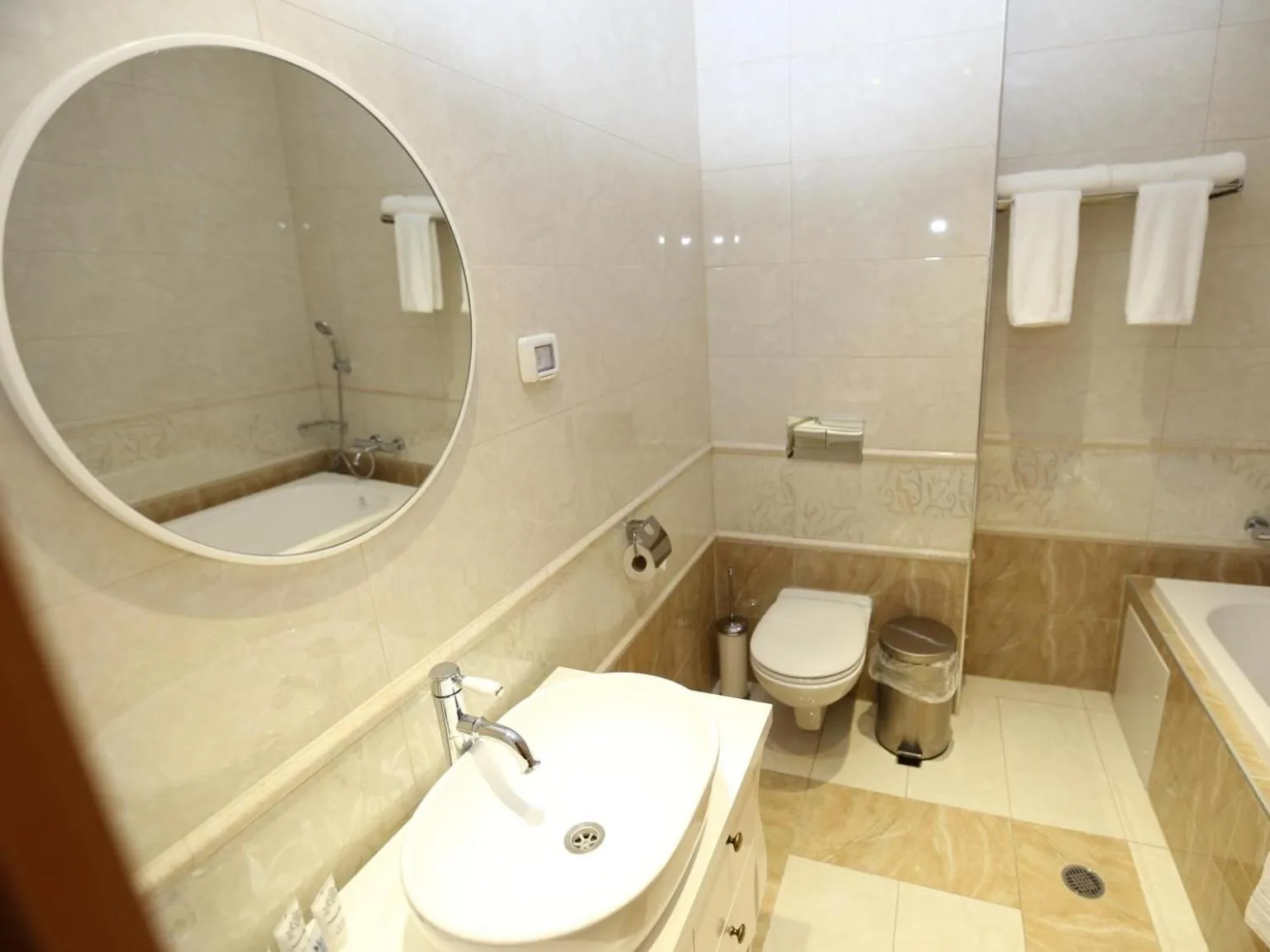 Toilet in Sergei Palace Hotel