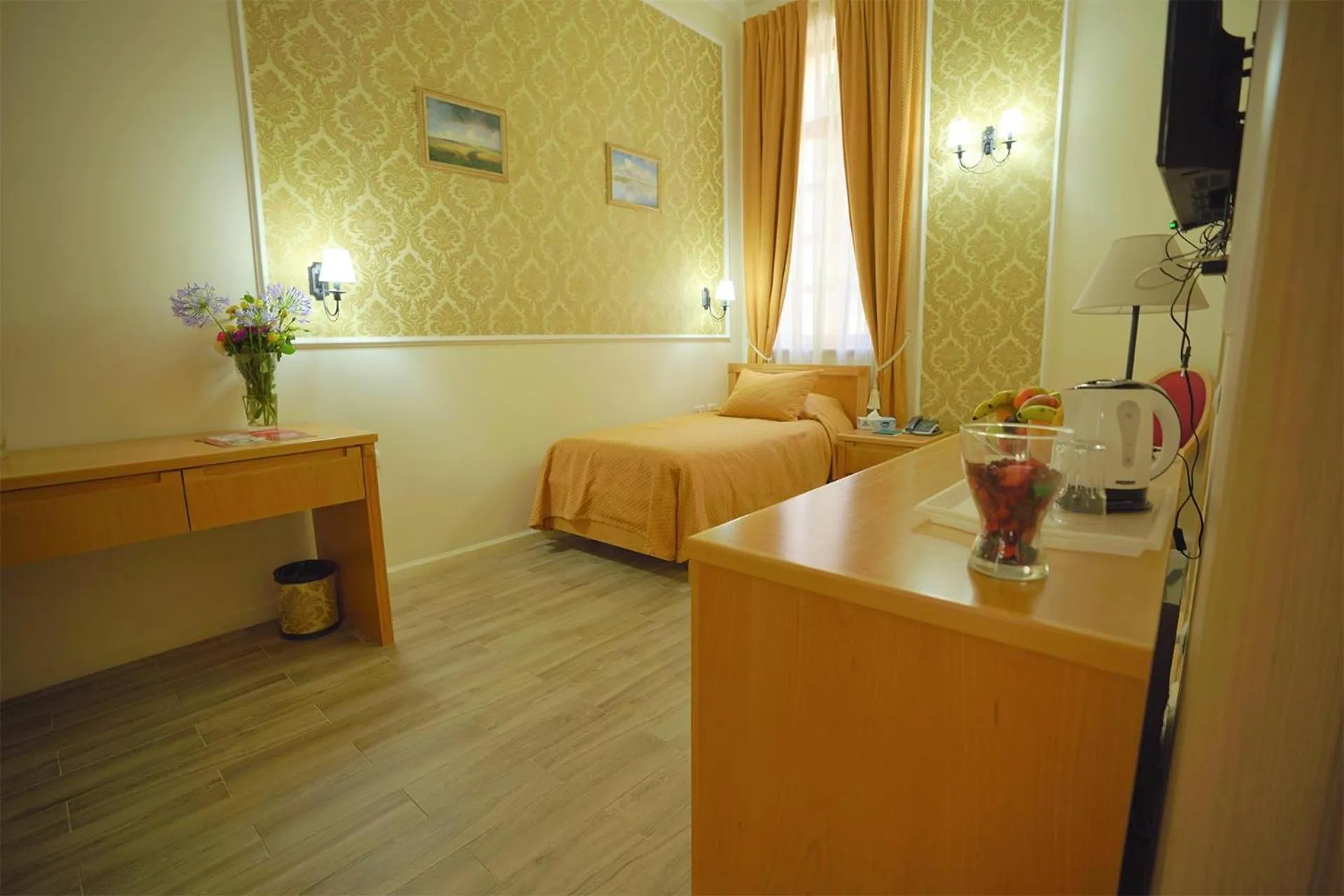 Bed in Sergei Palace Hotel