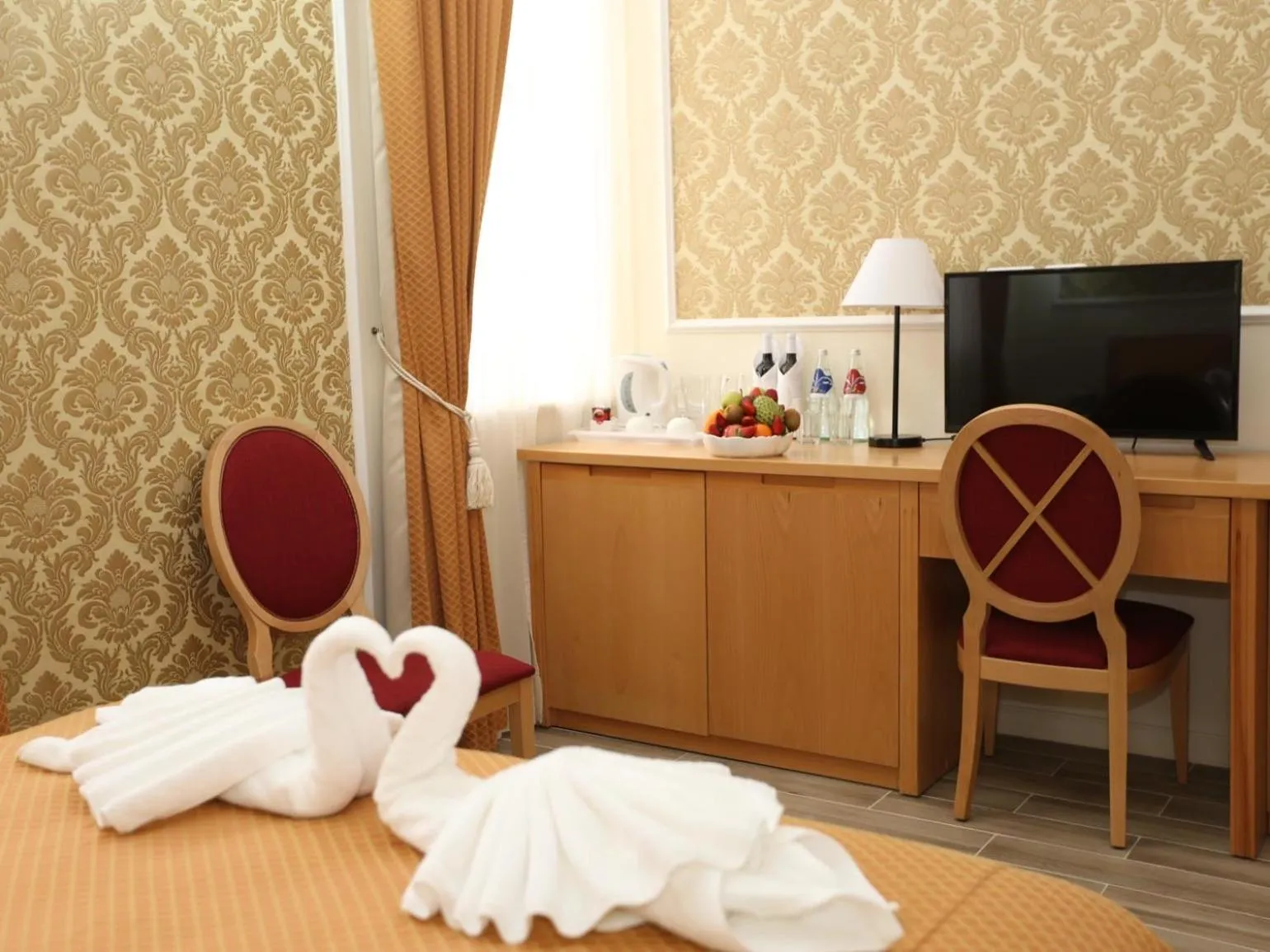 Bed in Sergei Palace Hotel