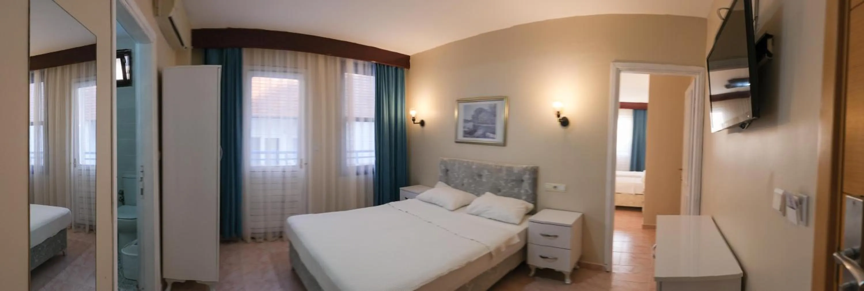 Photo of the whole room, Bed in Arden Hotel