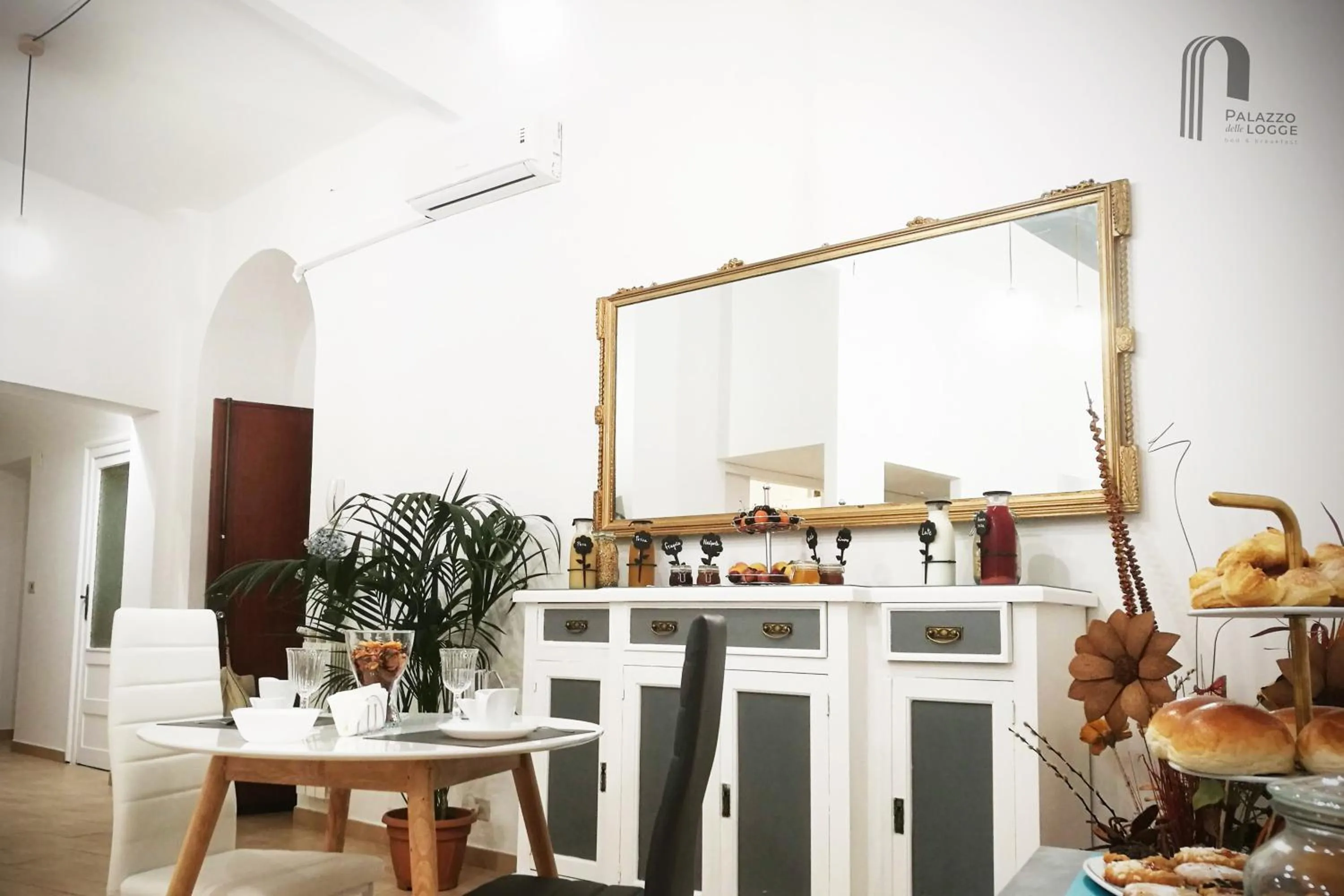 Living room in Palazzo delle Logge