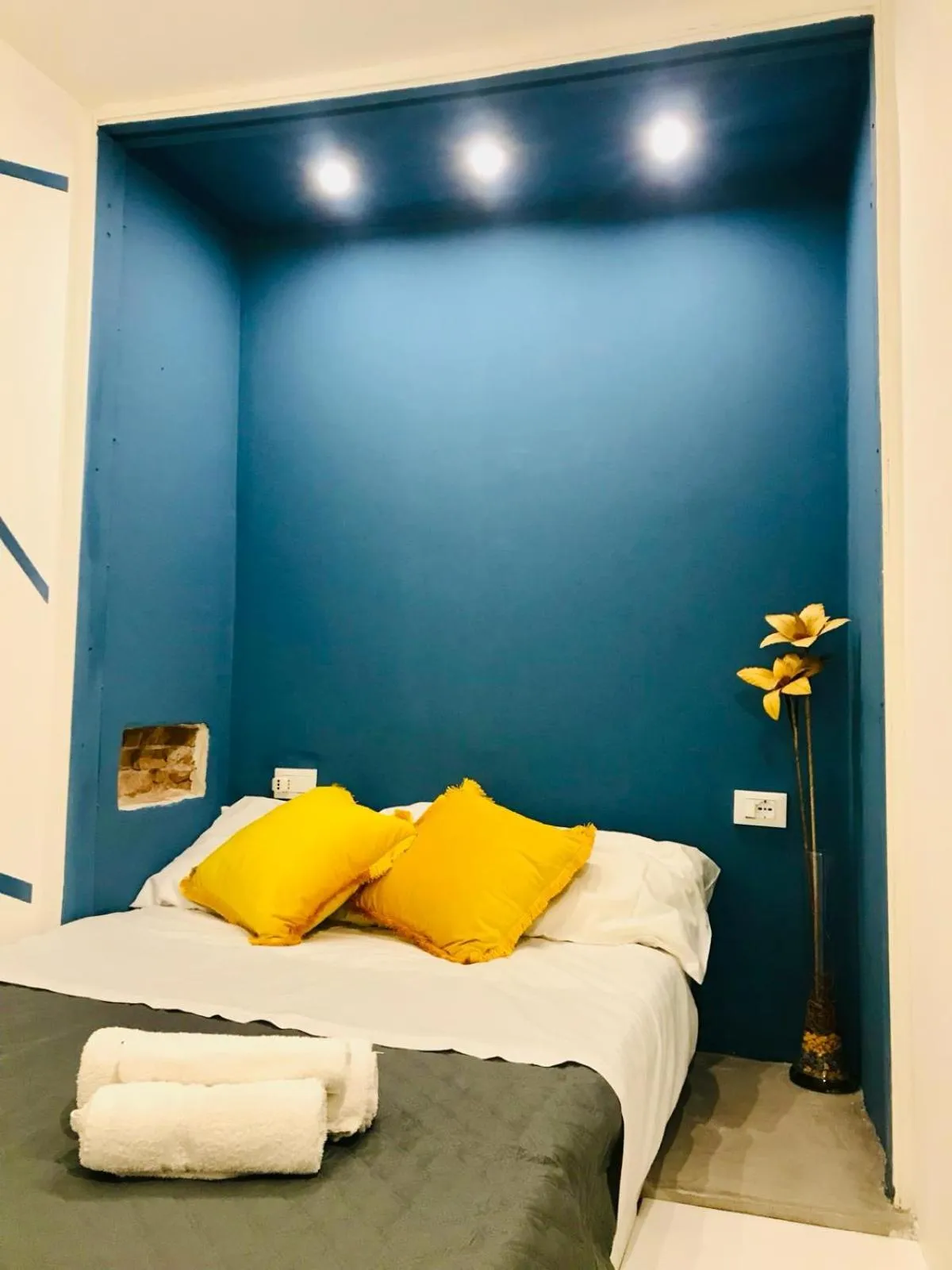 Photo of the whole room, Bed in Palazzo delle Logge