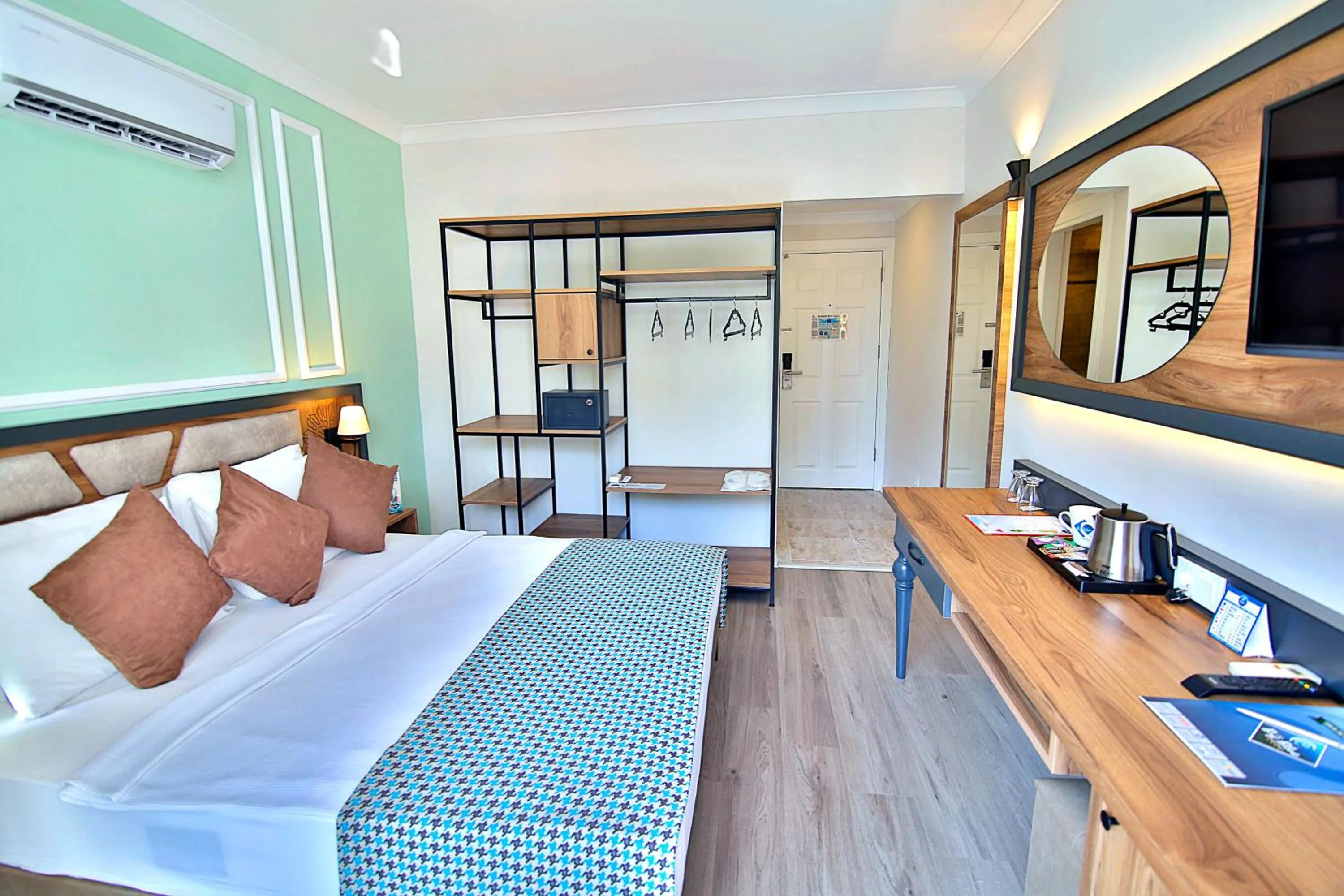 Photo of the whole room, Bed in Club Big Blue Suit Hotel - All Inclusive Plus