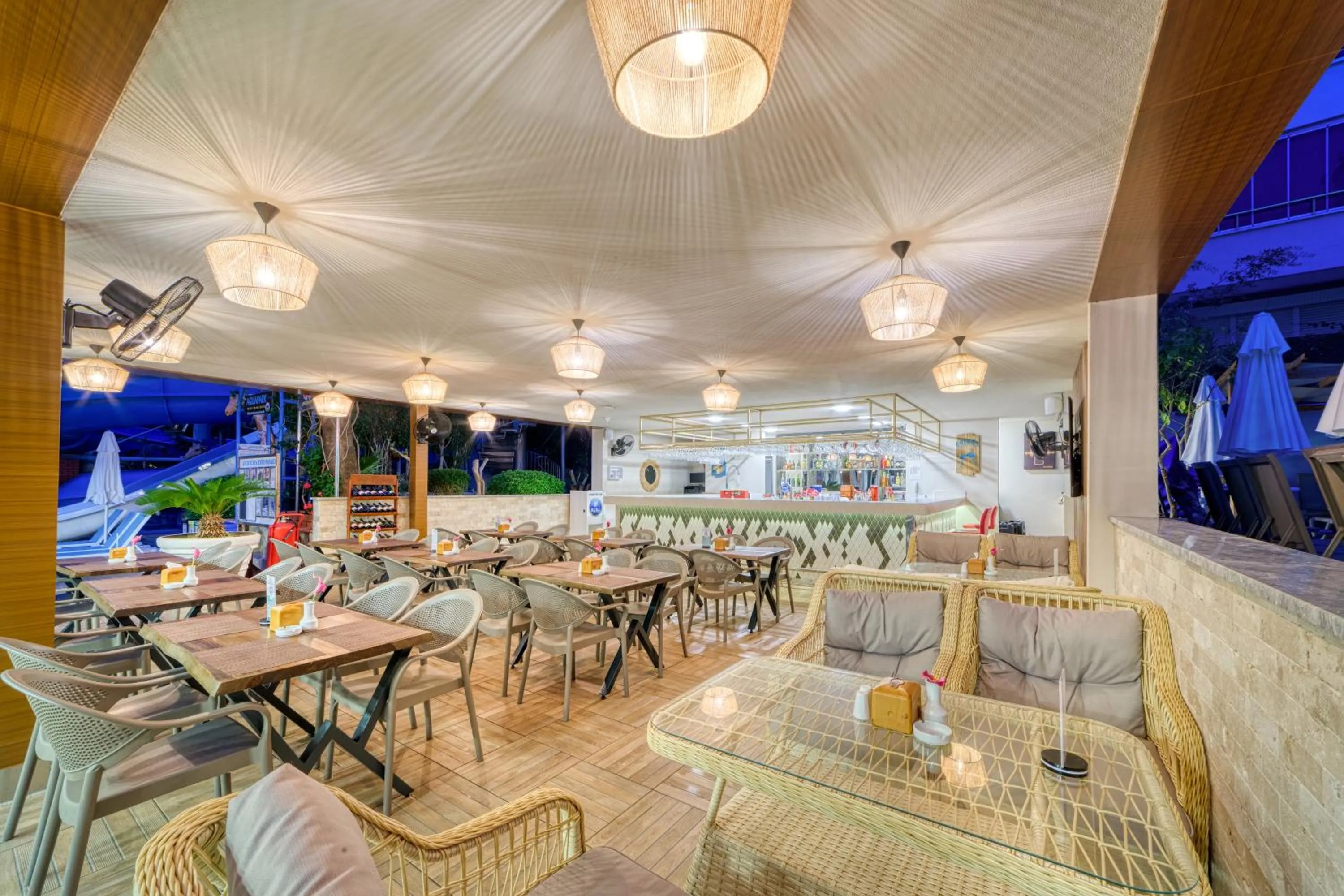 Lounge or bar in Club Big Blue Suit Hotel - All Inclusive Plus