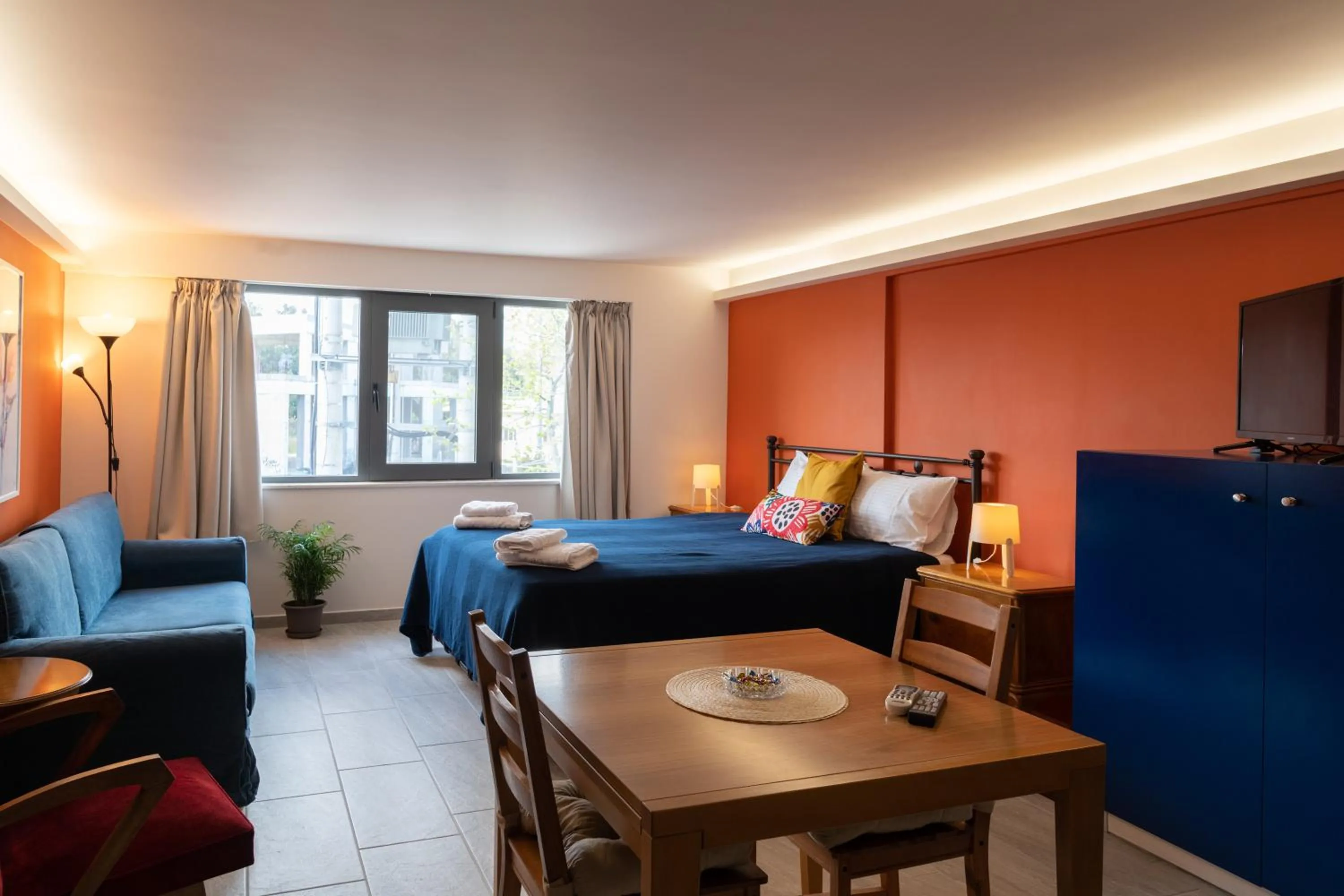 Photo of the whole room, Bed in CHROMA Lodge Pikermi