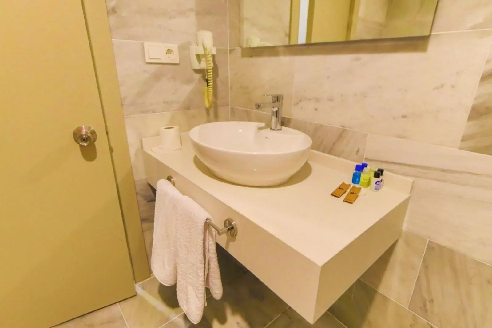 Triple Room in Ephesus Hitit Hotel restaurant Triple Room in Ephesus Hitit Hotel restaurant